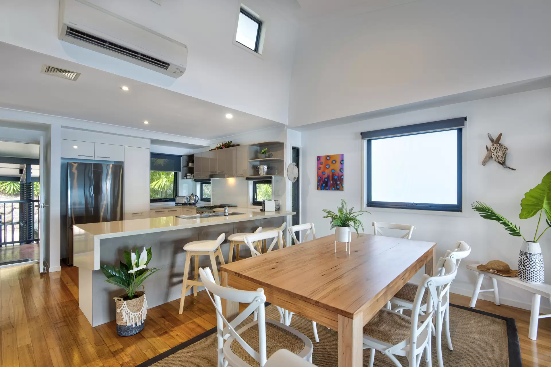 29/5 Acacia Drive, Hamilton Island Sold by Queensland Sotheby's International Realty - image 1