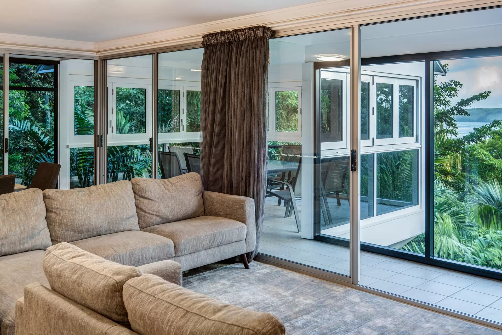 10/2 Flametree Grove, Hamilton Island For Sale by  - image 1