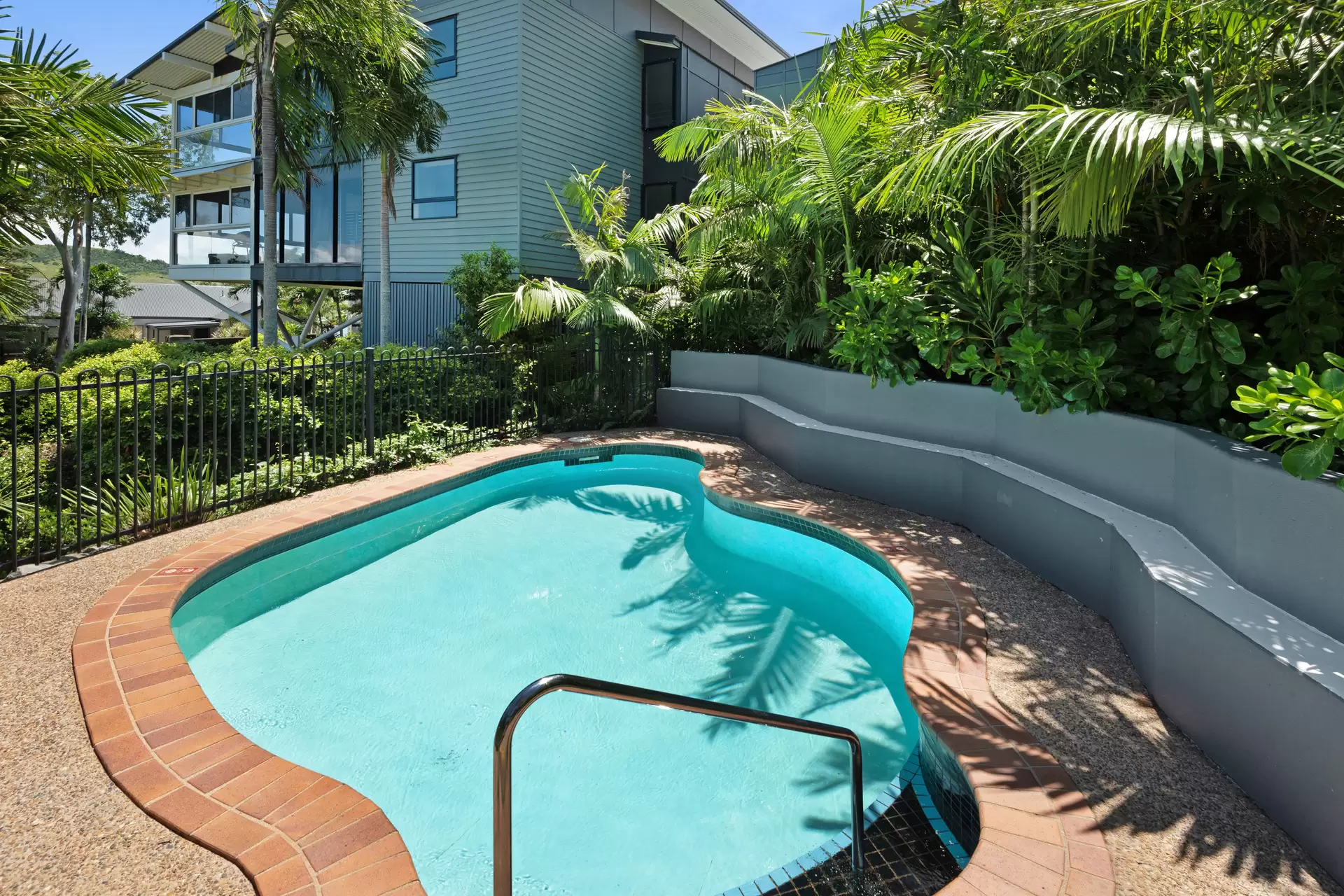 Oasis 10, 2 Flametree Grove, Hamilton Island For Sale by Queensland Sotheby's International Realty - image 1