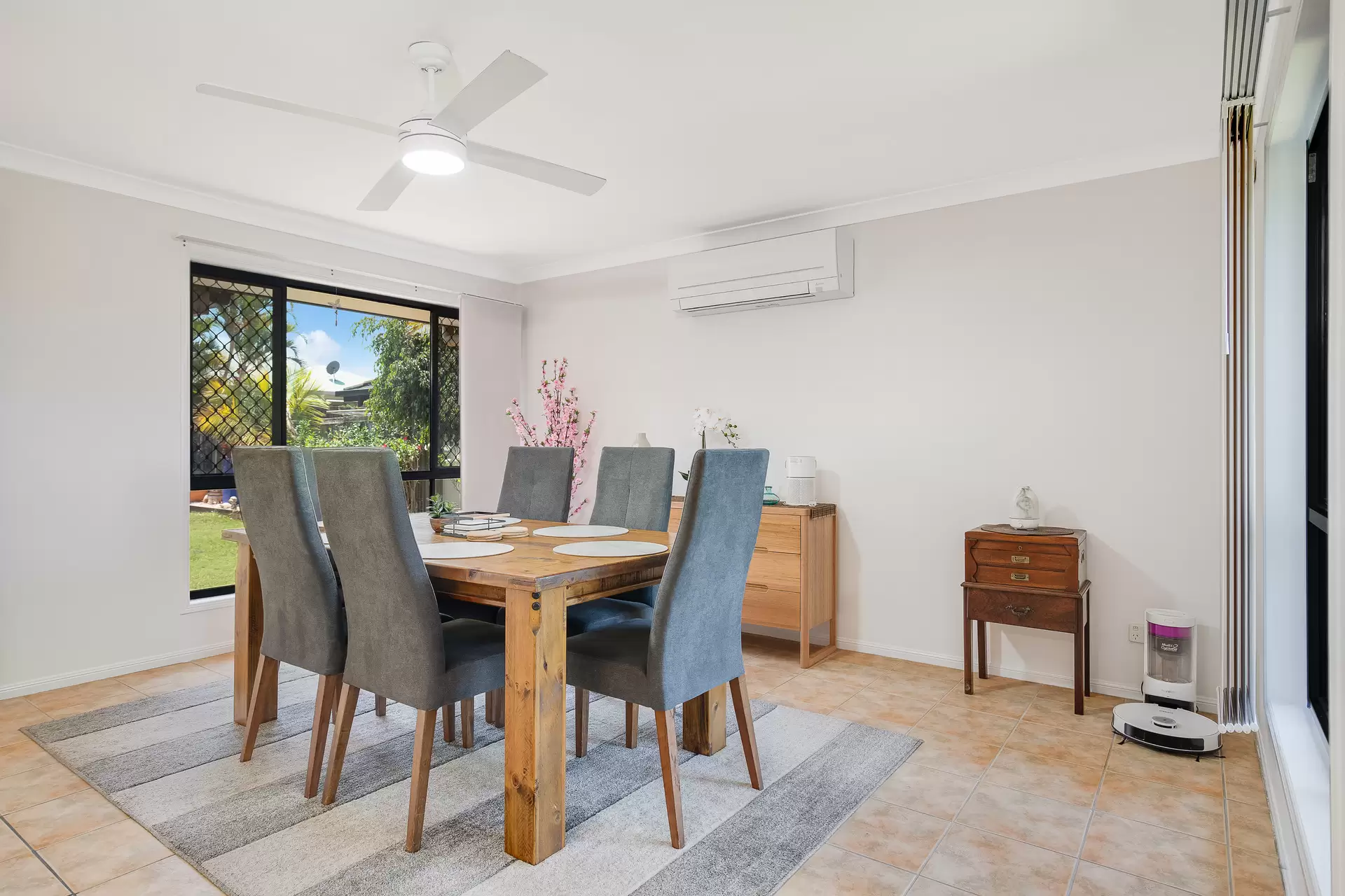 6 Water Gum Place, Thornlands Sold by  - image 1
