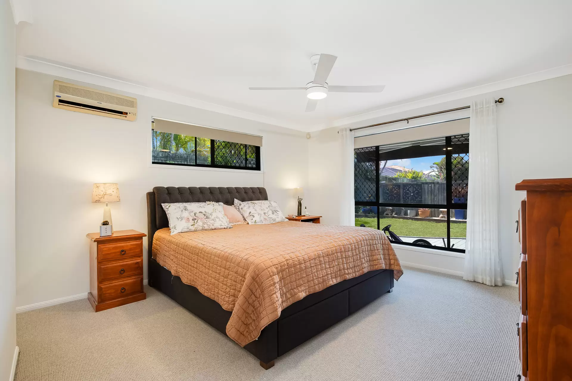 6 Water Gum Place, Thornlands Sold by Queensland Sotheby's International Realty - image 1