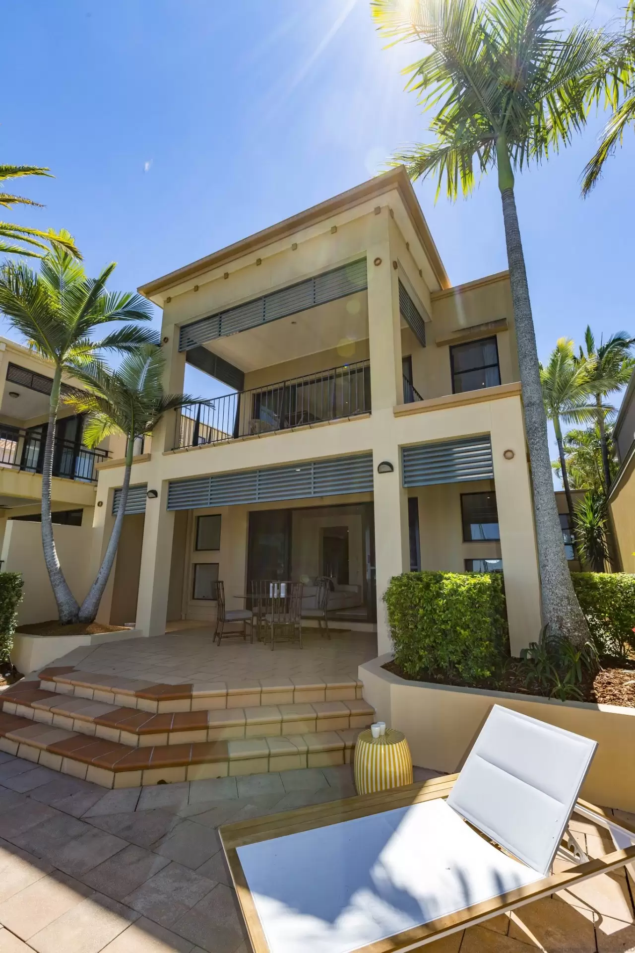 1507 Rosebank Way West, Hope Island Sold by Queensland Sotheby's International Realty - image 1