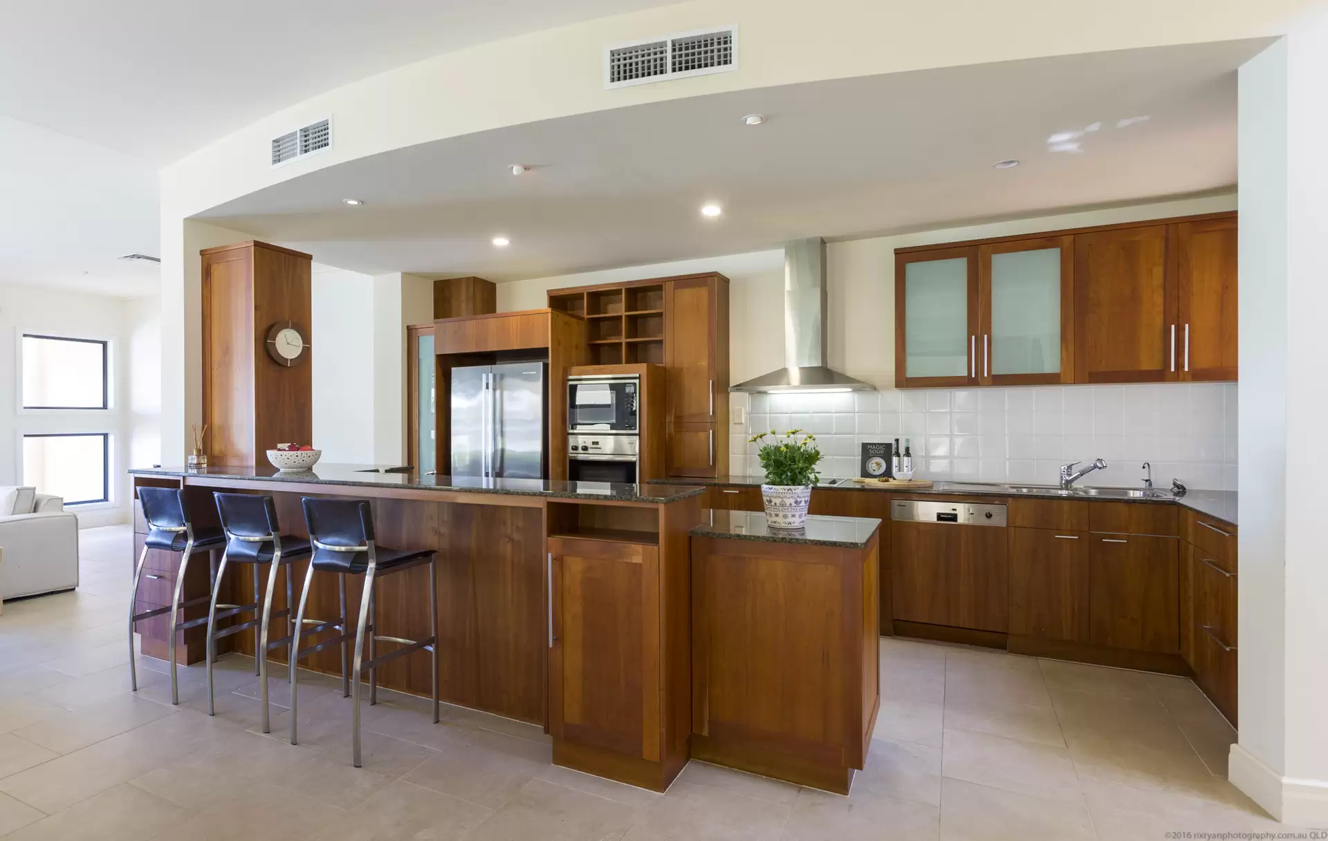 1507 Rosebank Way West, Hope Island Sold by Queensland Sotheby's International Realty - image 1
