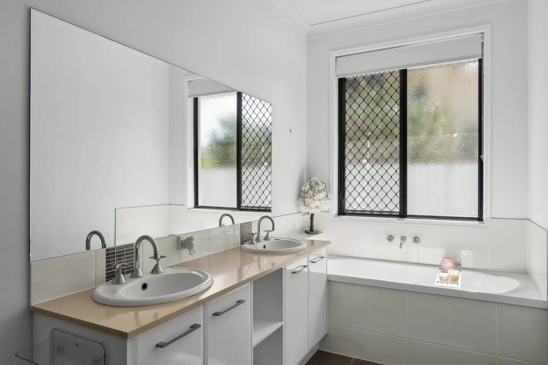 40 Anchorage Circuit, Twin Waters Sold by Queensland Sotheby's International Realty - image 1