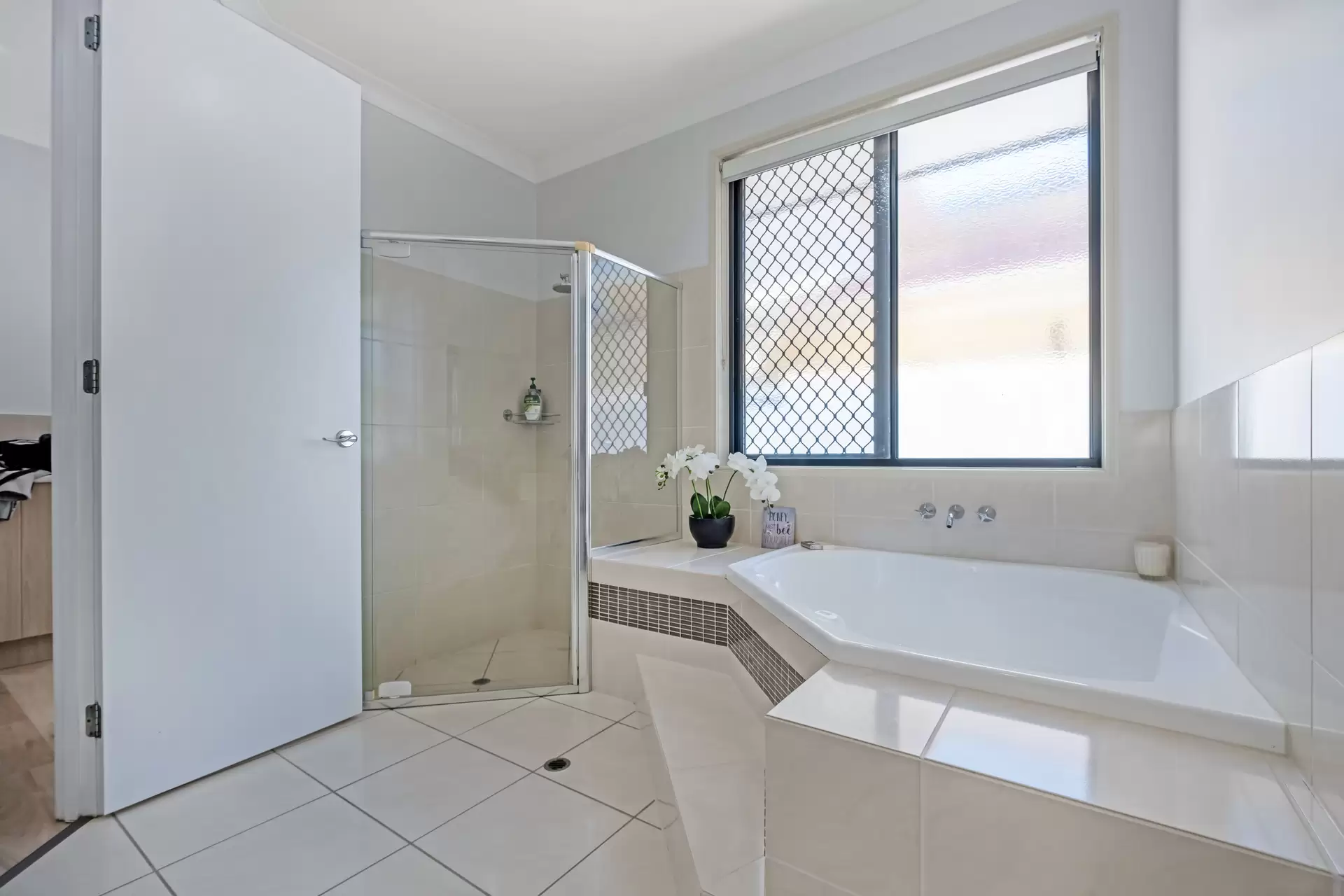 40 Anchorage Circuit, Twin Waters Sold by Queensland Sotheby's International Realty - image 1