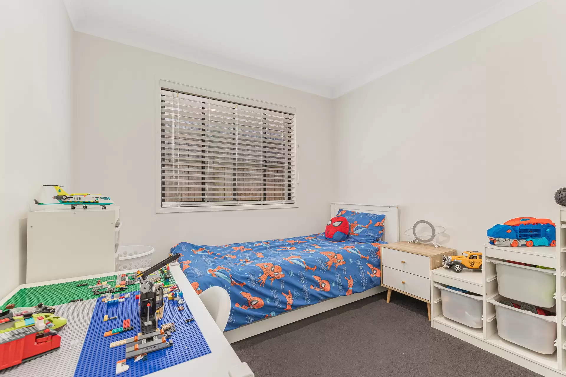 4 Berkingham Street, Thornlands Sold by Queensland Sotheby's International Realty - image 1