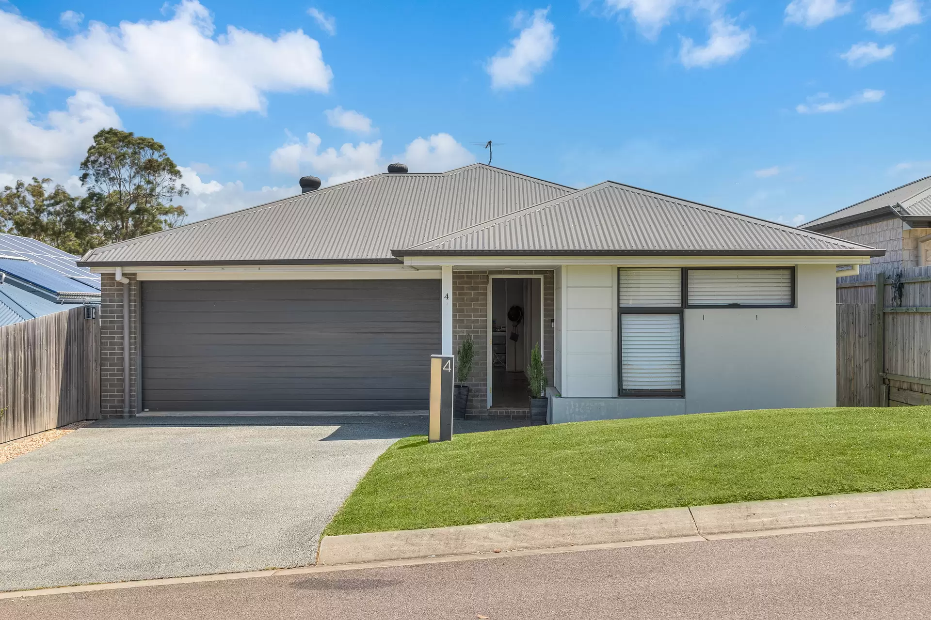4 Berkingham Street, Thornlands Sold by Queensland Sotheby's International Realty - image 1