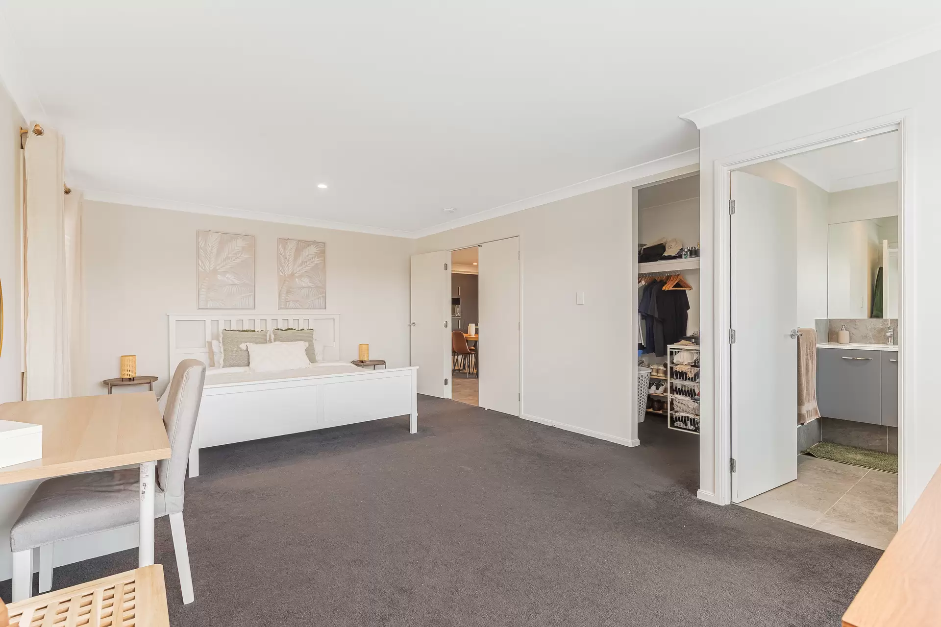 4 Berkingham Street, Thornlands Sold by Queensland Sotheby's International Realty - image 1