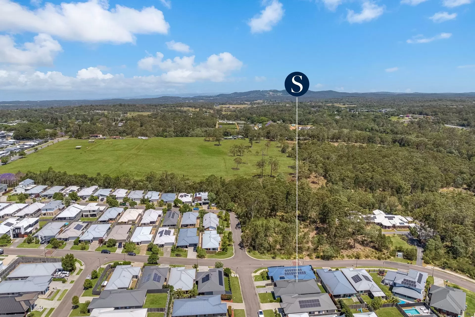 4 Berkingham Street, Thornlands Sold by Queensland Sotheby's International Realty - image 1