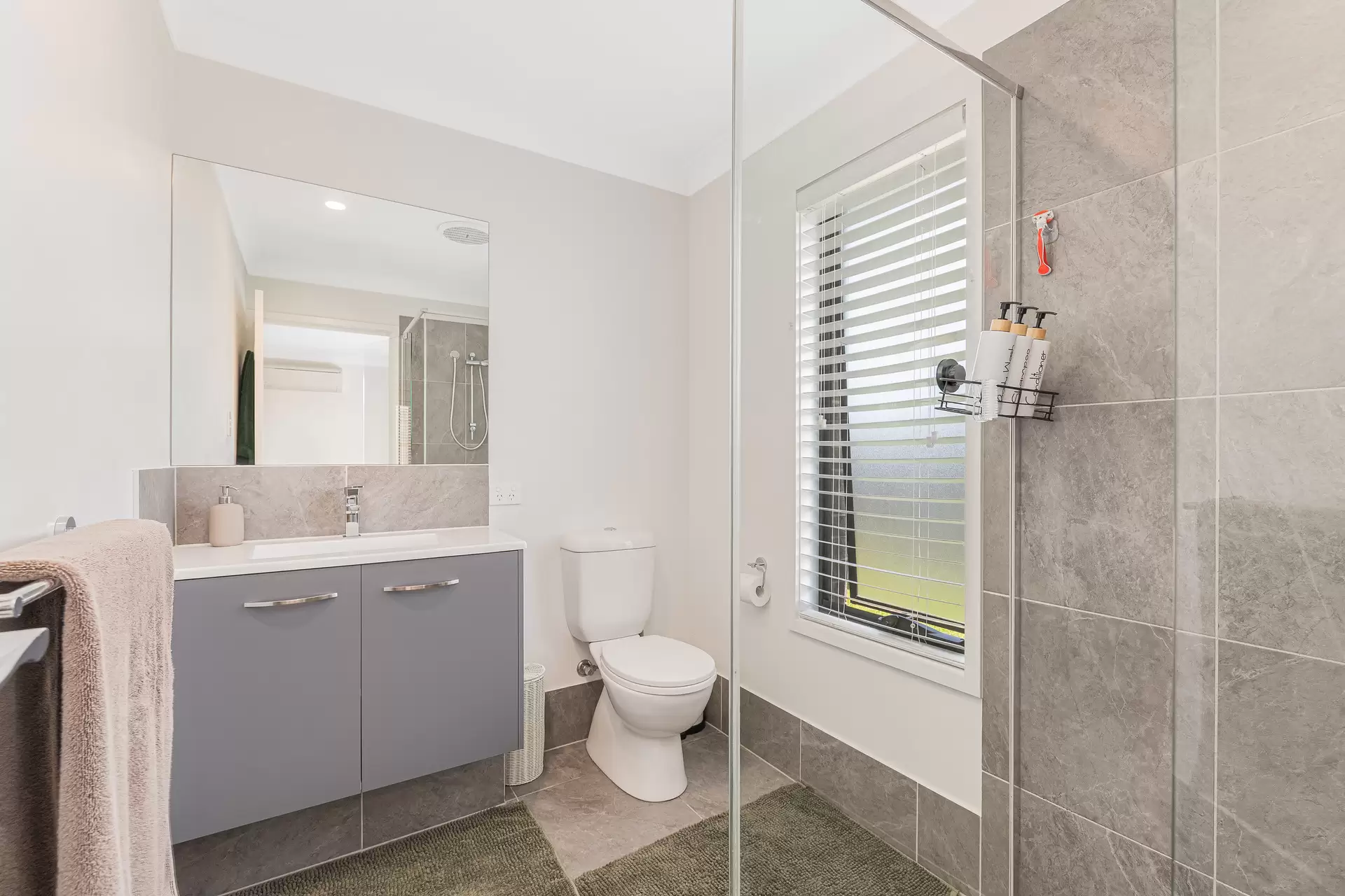 4 Berkingham Street, Thornlands Sold by Queensland Sotheby's International Realty - image 1