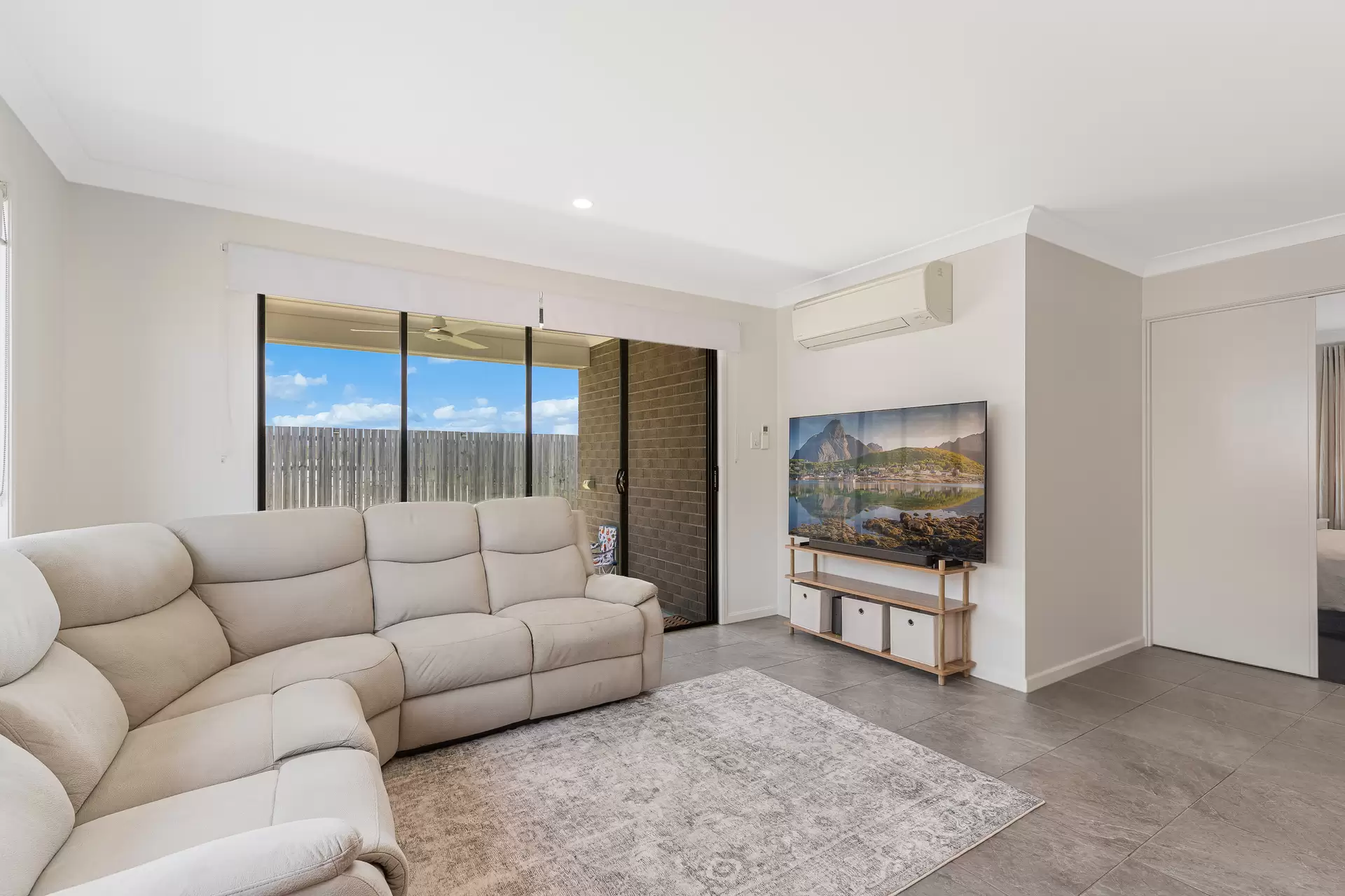 4 Berkingham Street, Thornlands Sold by Queensland Sotheby's International Realty - image 1