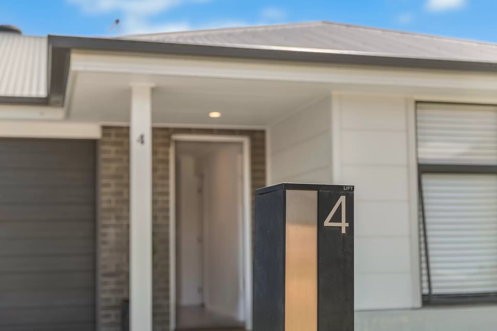 4 Berkingham Street, Thornlands Sold by Queensland Sotheby's International Realty - image 1