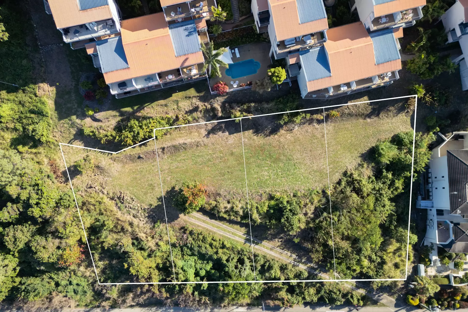 414-420 Shute Harbour Road, Airlie Beach For Sale by Queensland Sotheby's International Realty - image 1