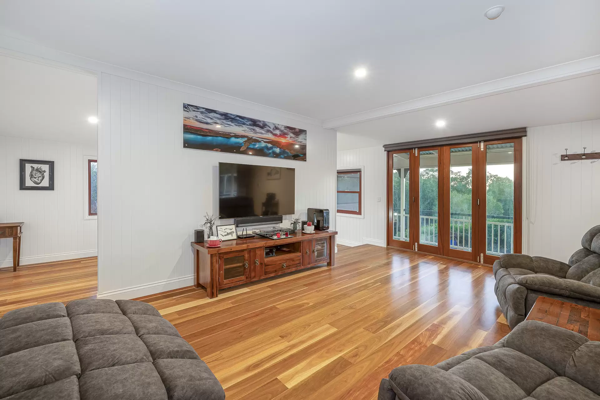 337 Grassdale Road, Gumdale Sold by Queensland Sotheby's International Realty - image 1
