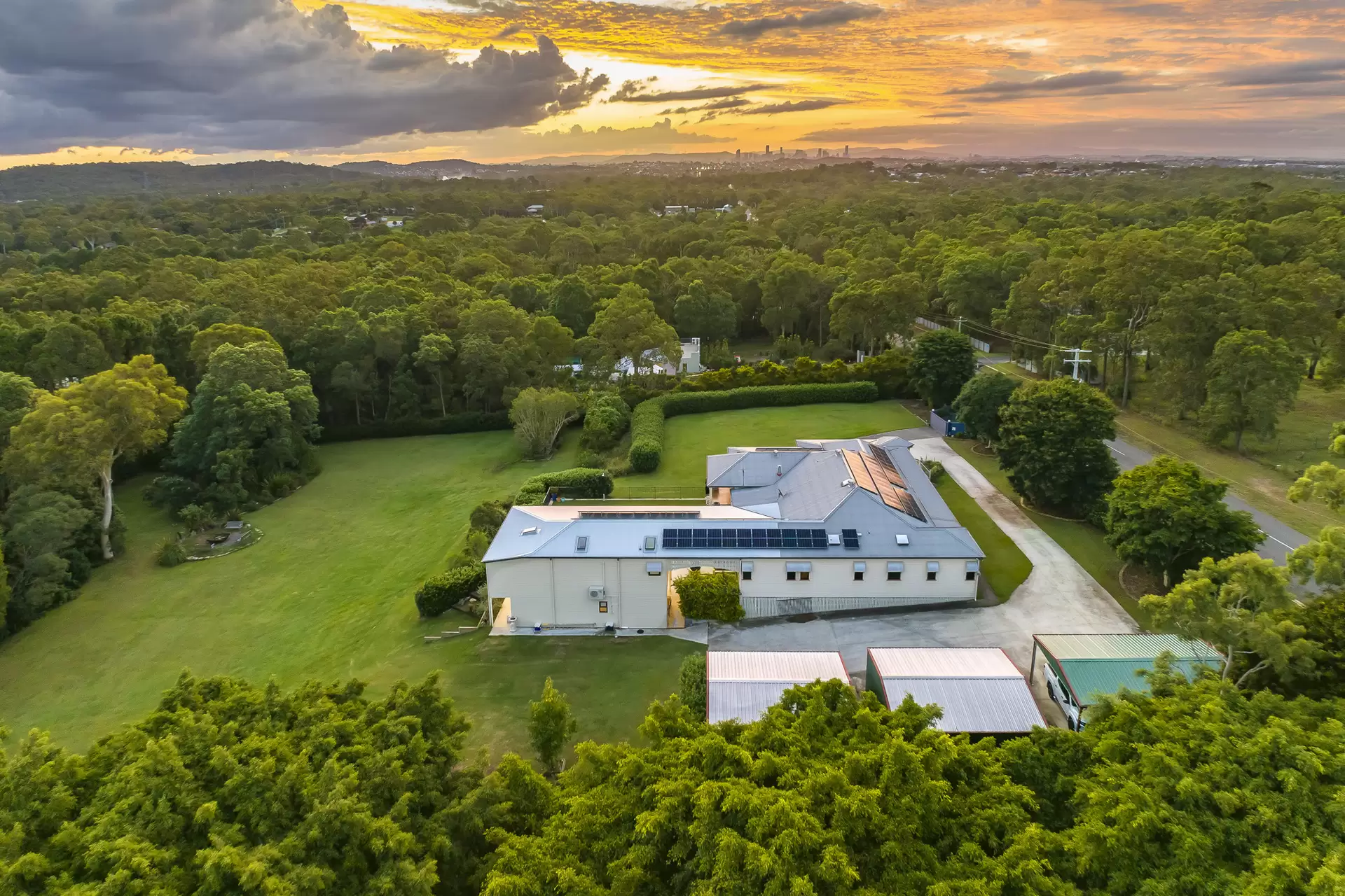 337 Grassdale Road, Gumdale Sold by Queensland Sotheby's International Realty - image 1