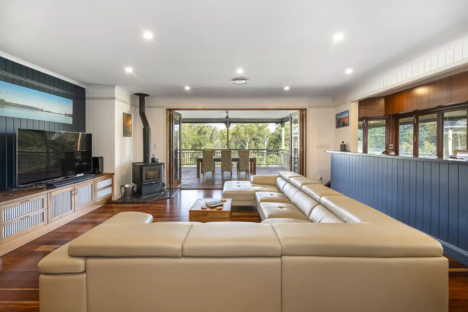 337 Grassdale Road, Gumdale Sold by Queensland Sotheby's International Realty - image 1