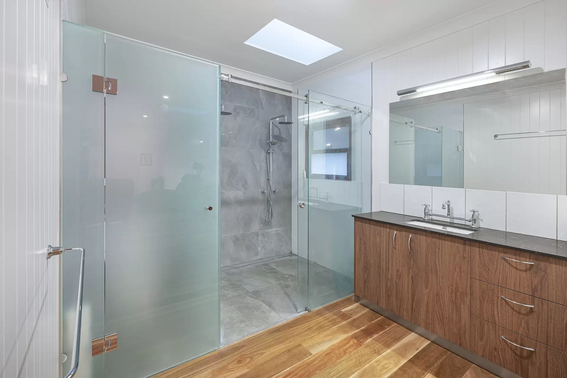 337 Grassdale Road, Gumdale Sold by Queensland Sotheby's International Realty - image 1