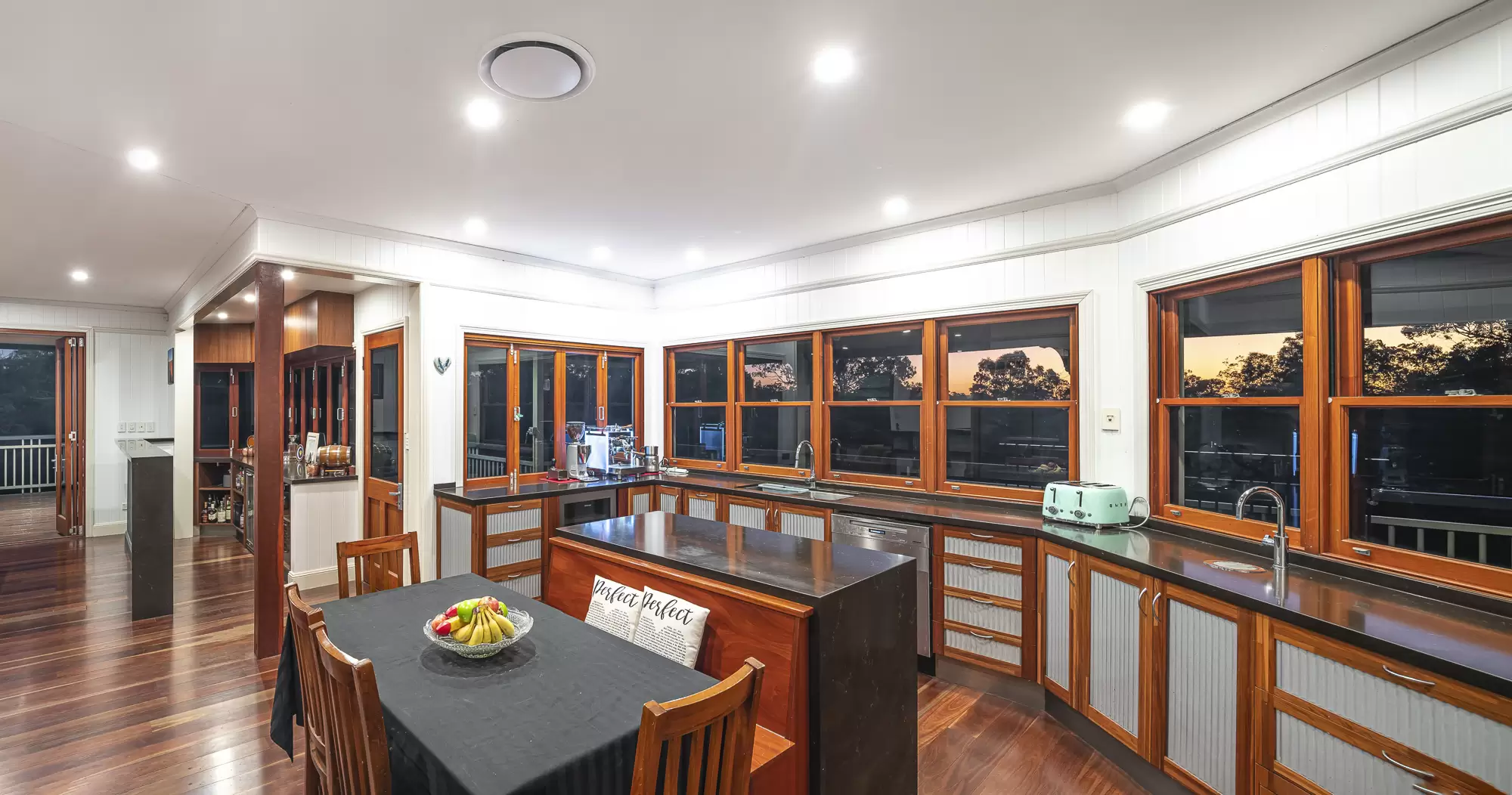 337 Grassdale Road, Gumdale Sold by Queensland Sotheby's International Realty - image 1