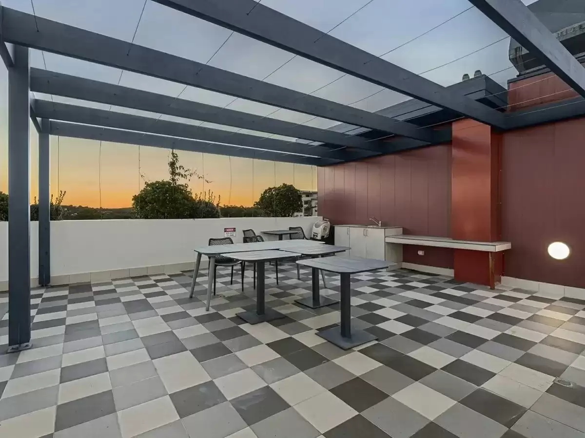 5/12 Sanders Street, Upper Mount Gravatt Sold by  - image 1