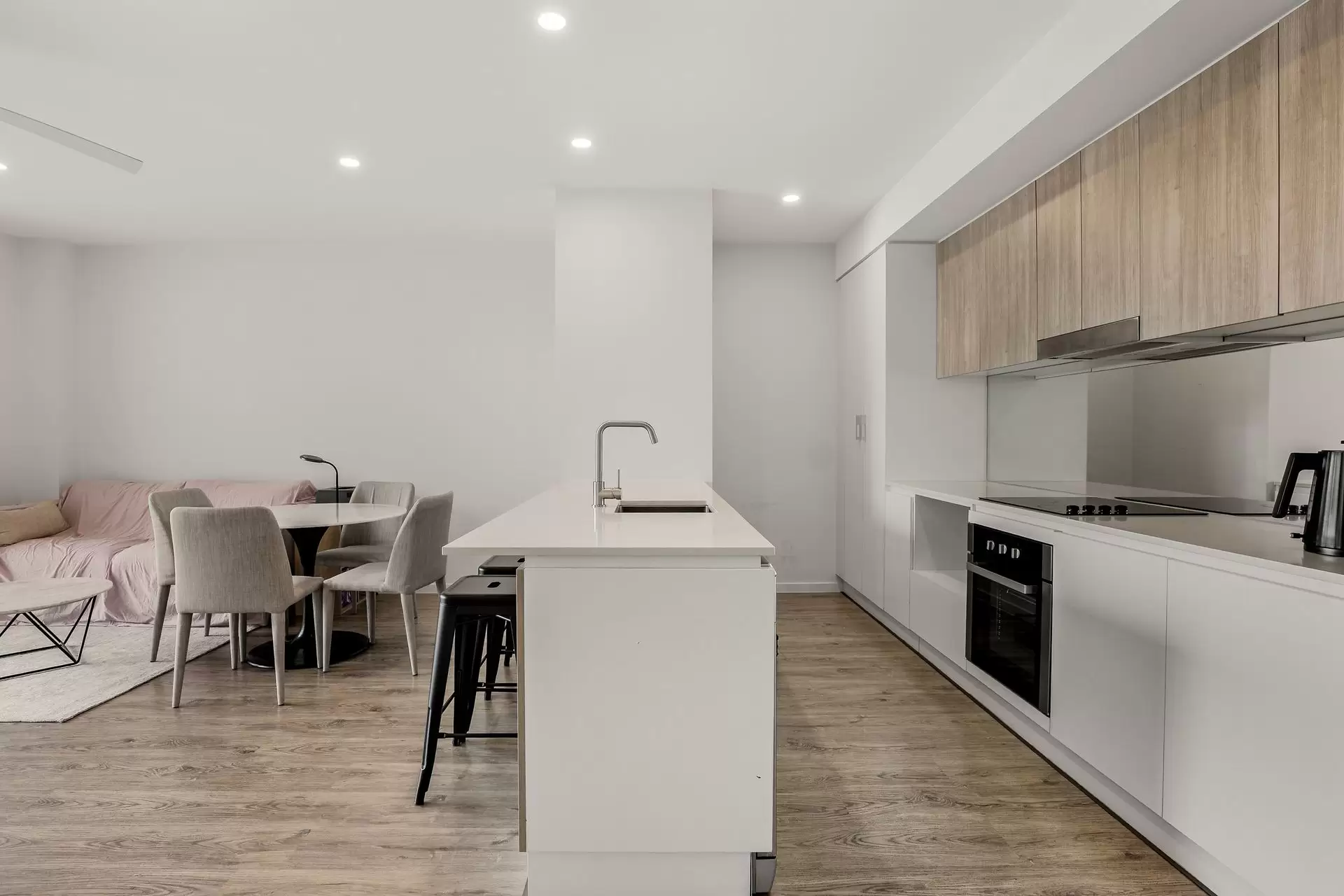 5/12 Sanders Street, Upper Mount Gravatt Sold by  - image 1