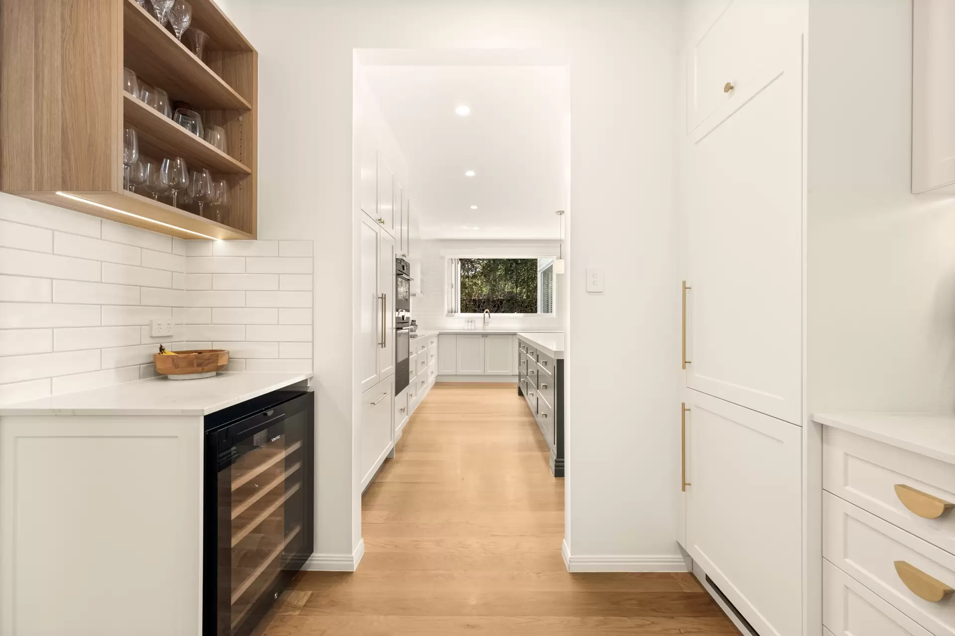 7 Henry Street, Kalinga Sold by Queensland Sotheby's International Realty - image 1