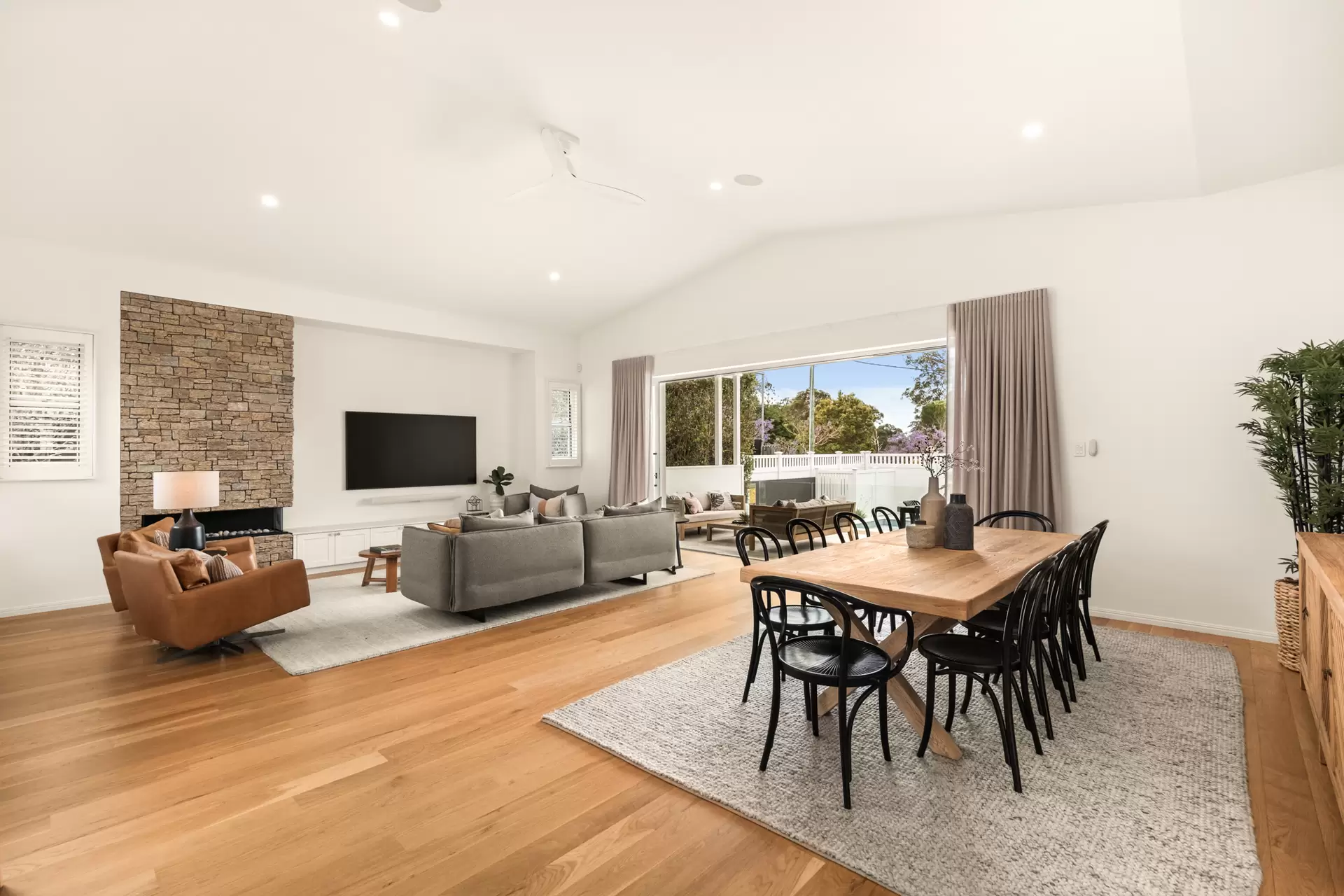 7 Henry Street, Kalinga Sold by Queensland Sotheby's International Realty - image 1