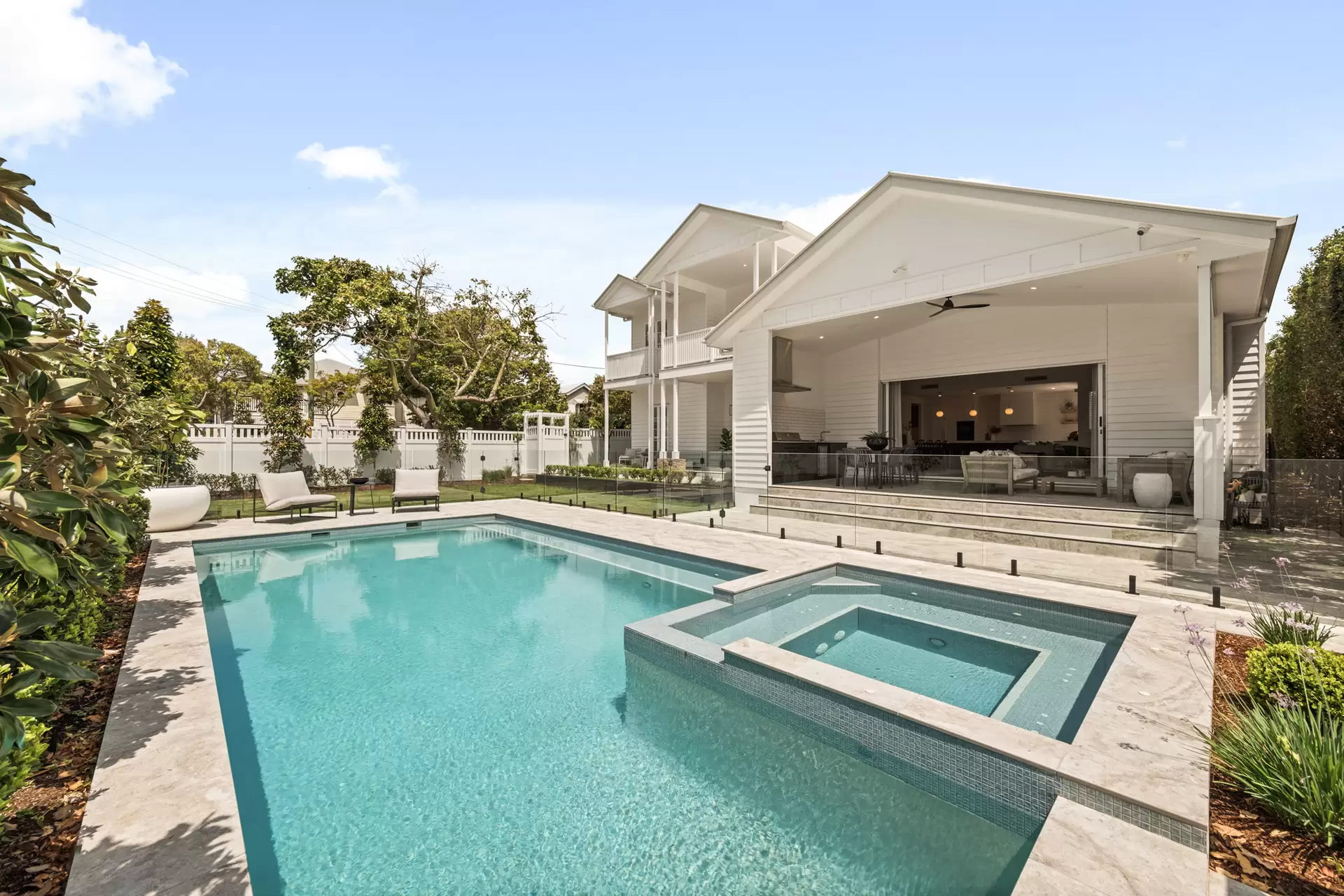 7 Henry Street, Kalinga Sold by Queensland Sotheby's International Realty - image 1
