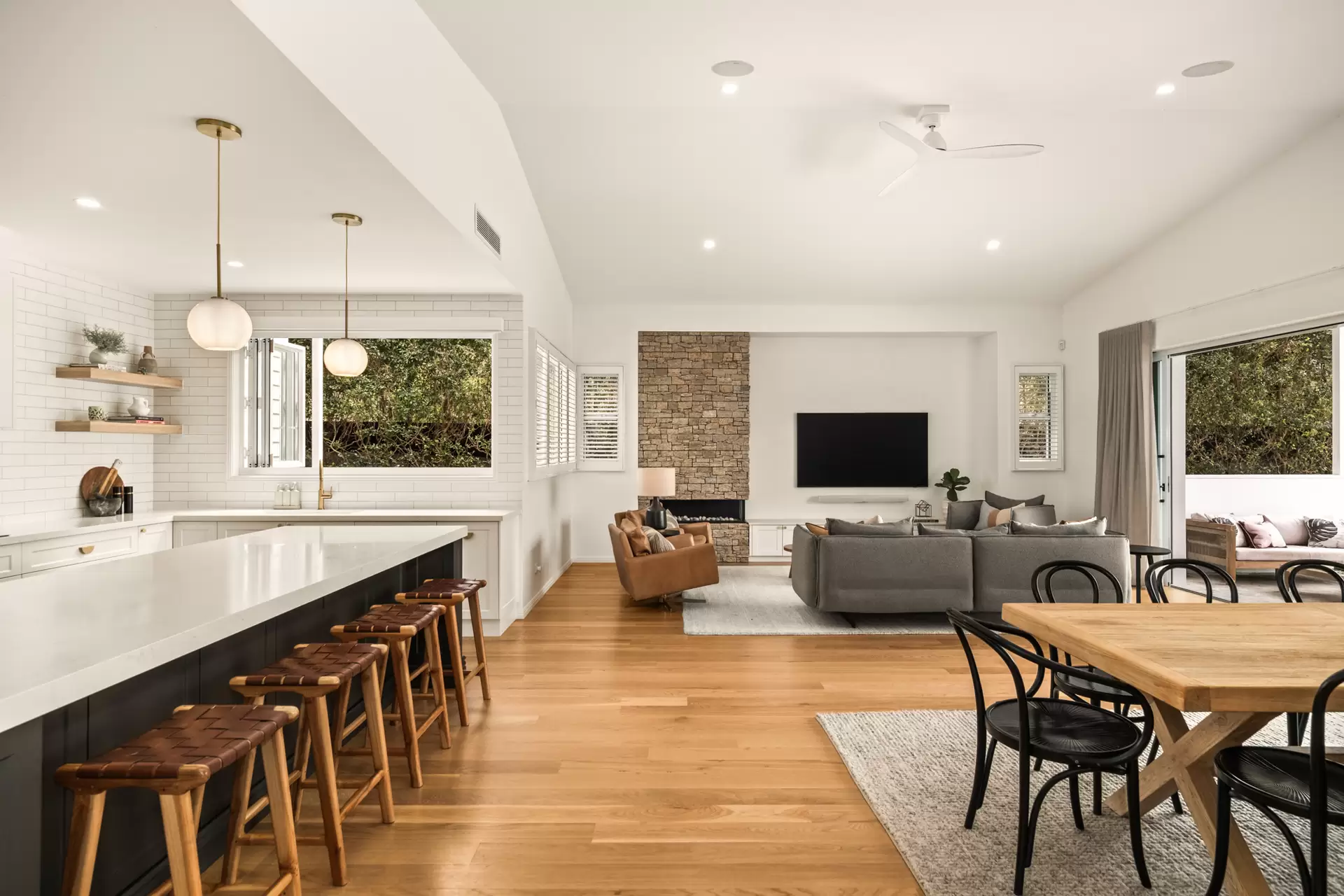 7 Henry Street, Kalinga Sold by Queensland Sotheby's International Realty - image 1