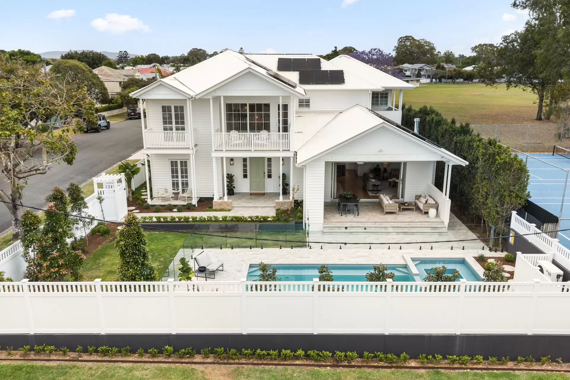 7 Henry Street, Kalinga Sold by Queensland Sotheby's International Realty - image 1