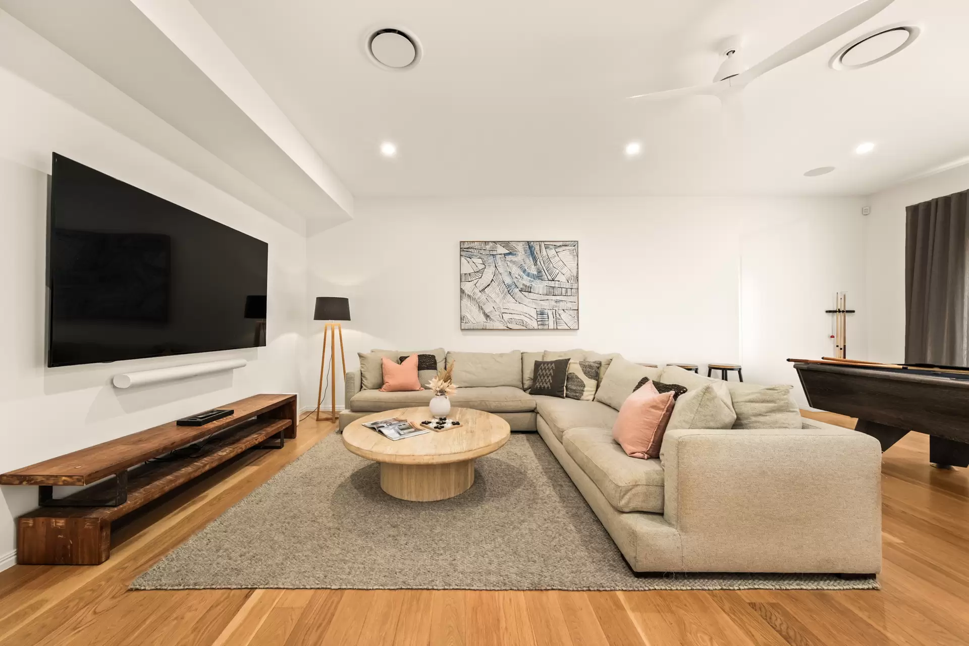 7 Henry Street, Kalinga Sold by Queensland Sotheby's International Realty - image 1