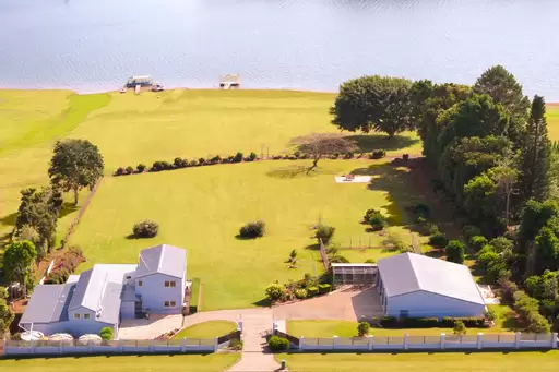 8 Andrews Road, Barrine Sold by 