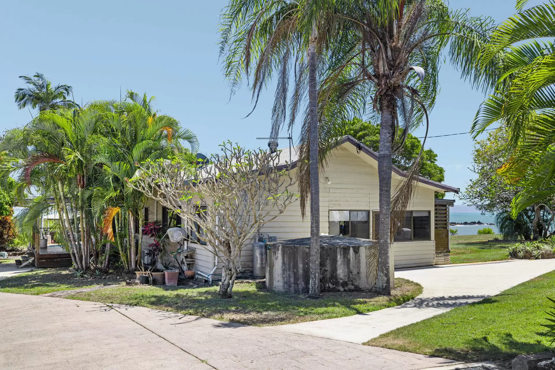 204 Jimmys Rock Road, Midge Point For Sale by Queensland Sotheby's International Realty - image 1