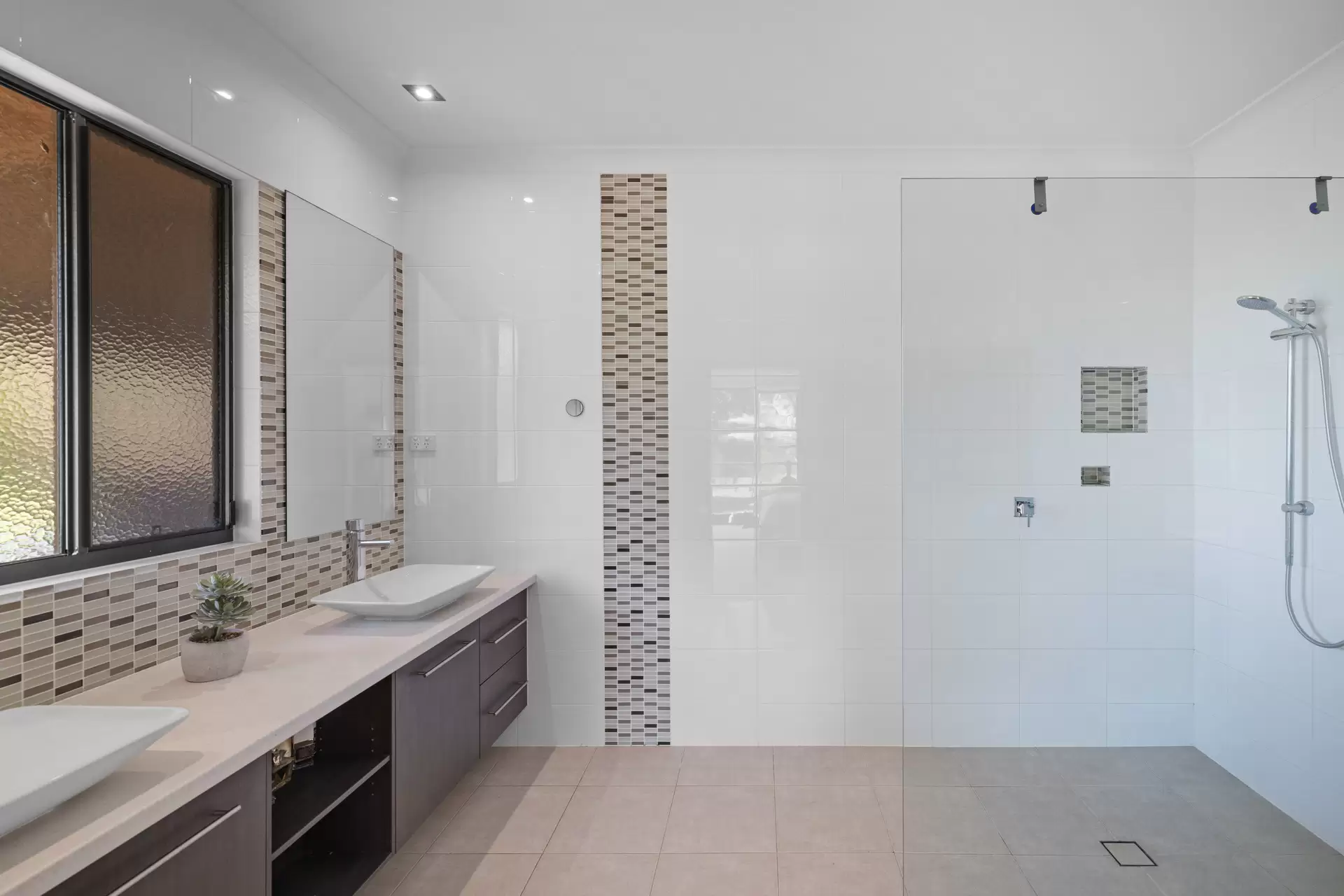 204 Jimmys Rock Road, Midge Point For Sale by Queensland Sotheby's International Realty - image 1