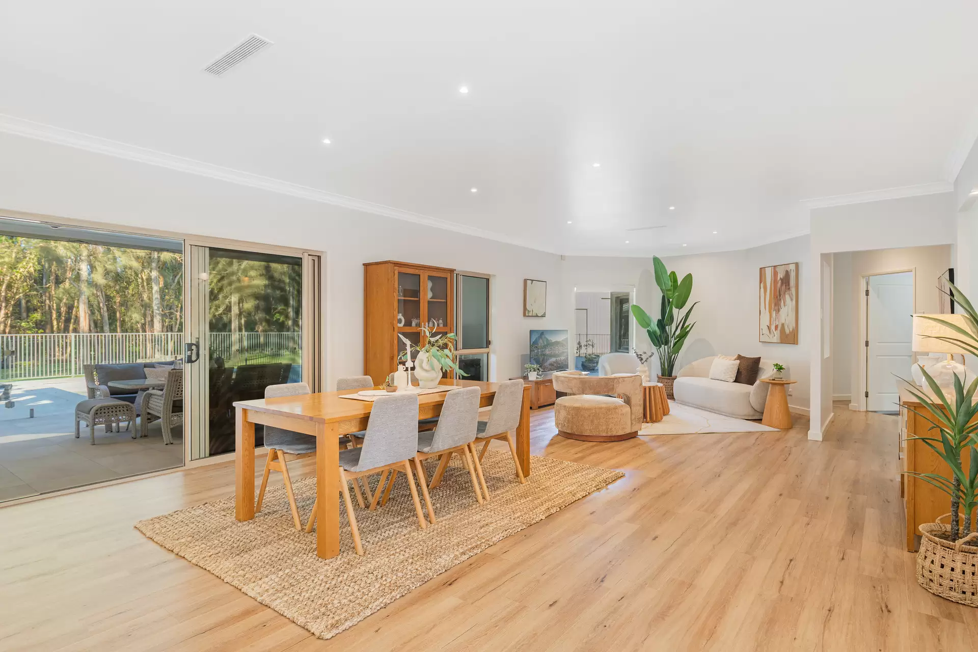 19-23 Cleary Street, Cleveland Sold by Queensland Sotheby's International Realty - image 1