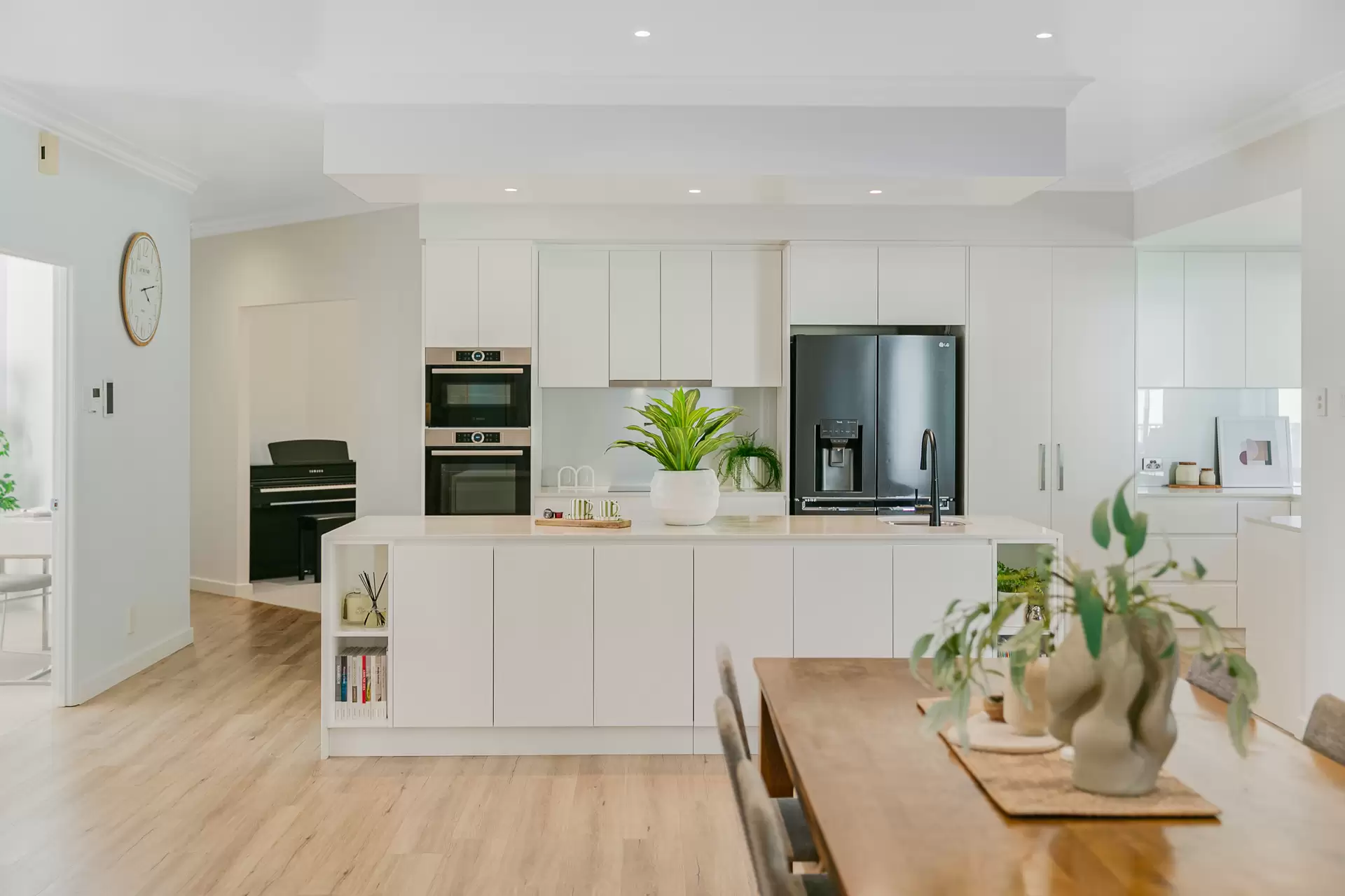 19-23 Cleary Street, Cleveland Sold by Queensland Sotheby's International Realty - image 1