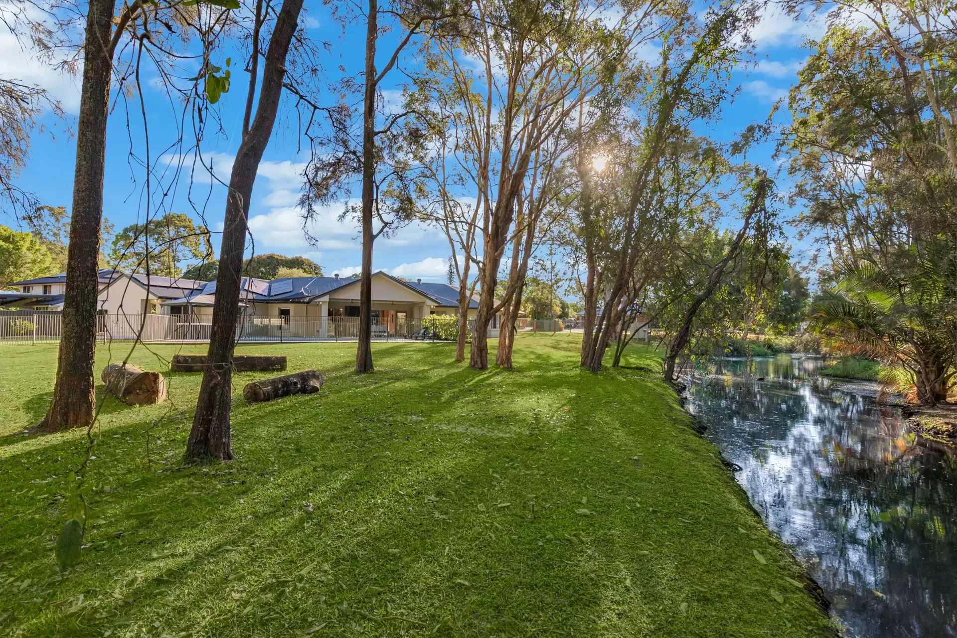 19-23 Cleary Street, Cleveland Sold by Queensland Sotheby's International Realty - image 1