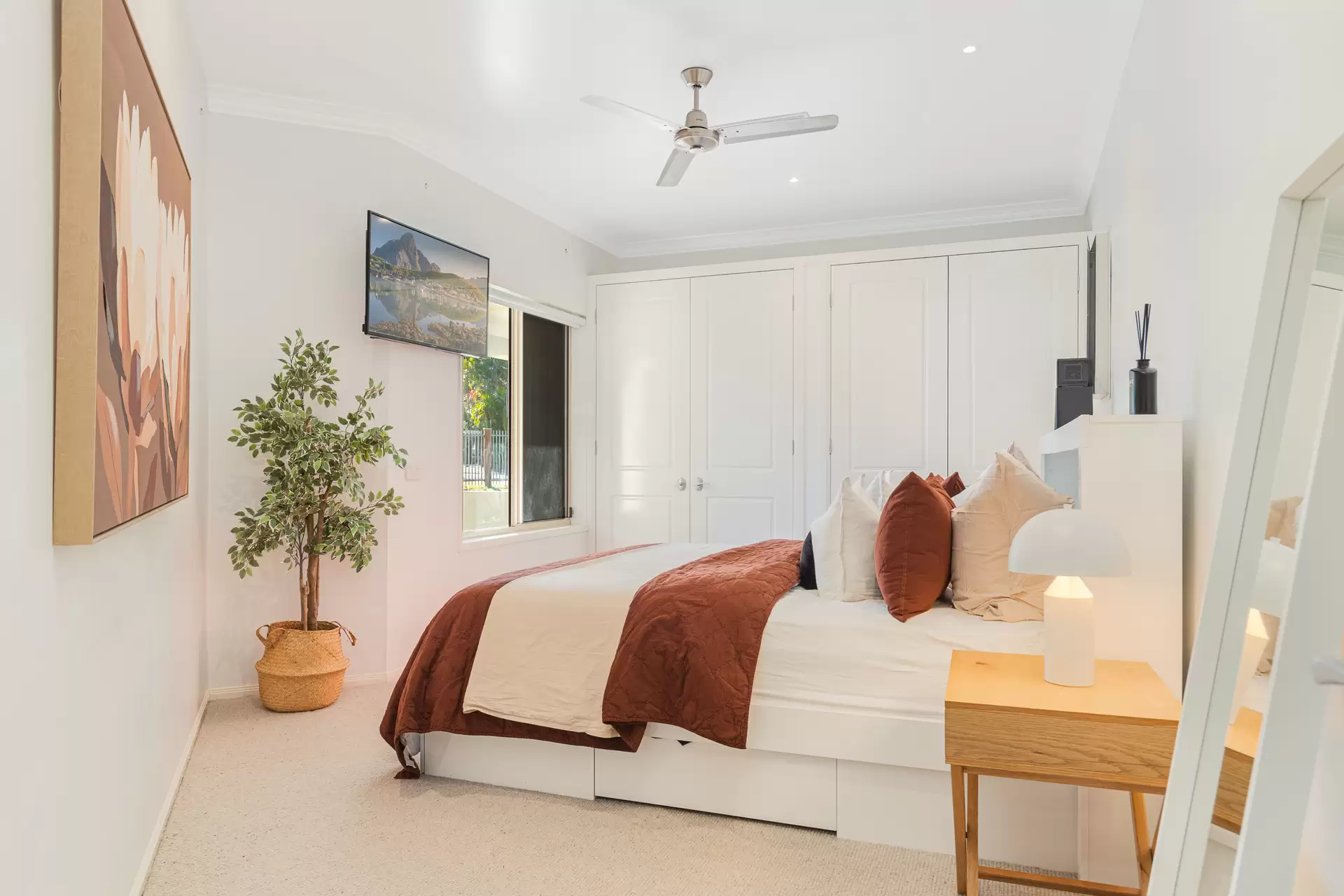 19-23 Cleary Street, Cleveland Sold by Queensland Sotheby's International Realty - image 1