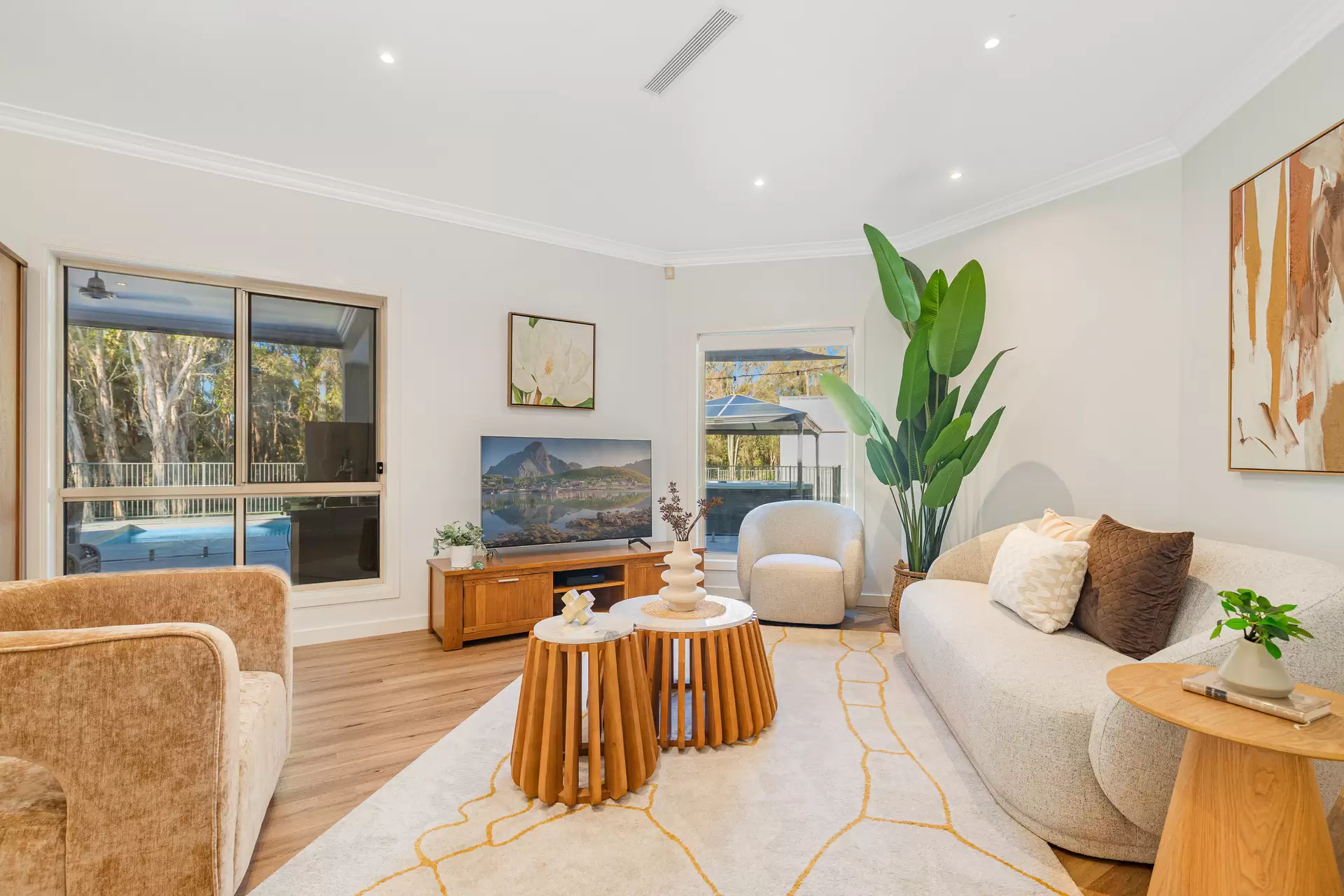 19-23 Cleary Street, Cleveland Sold by Queensland Sotheby's International Realty - image 1