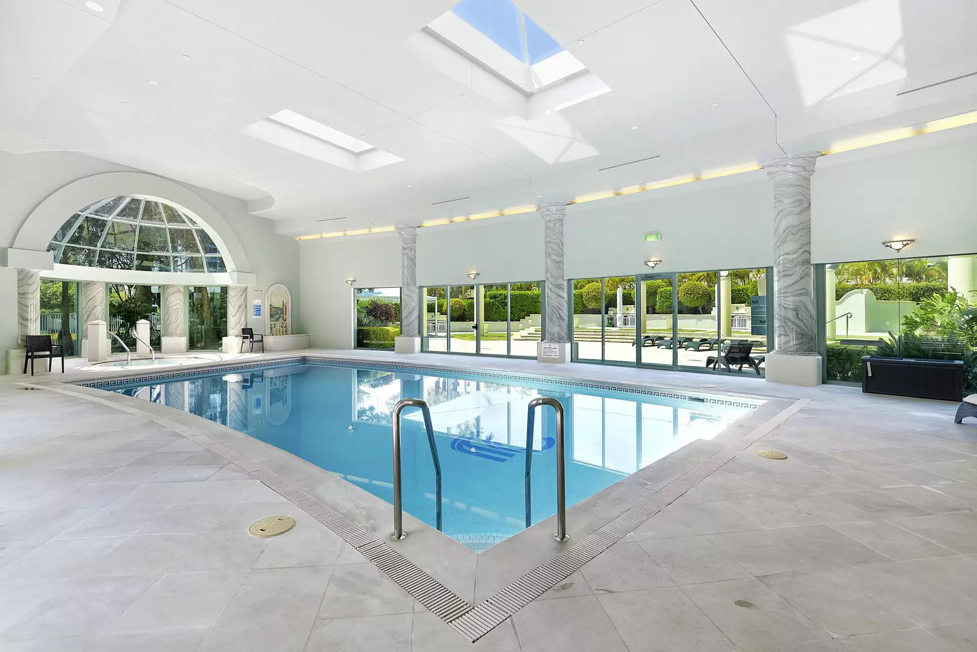 A14-2/75 Brighton Parade, Southport Sold by Queensland Sotheby's International Realty - image 1