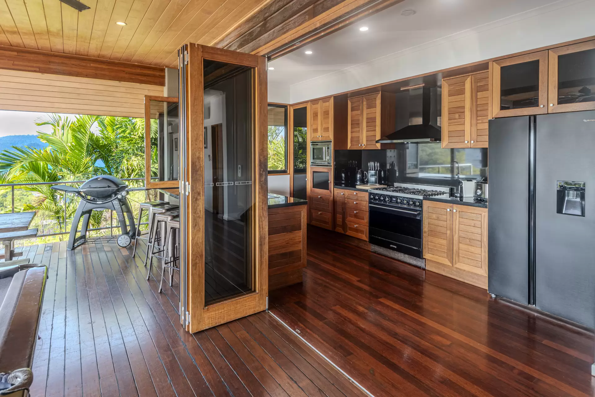 5 Marina Terrace, Hamilton Island Sold by  - image 1