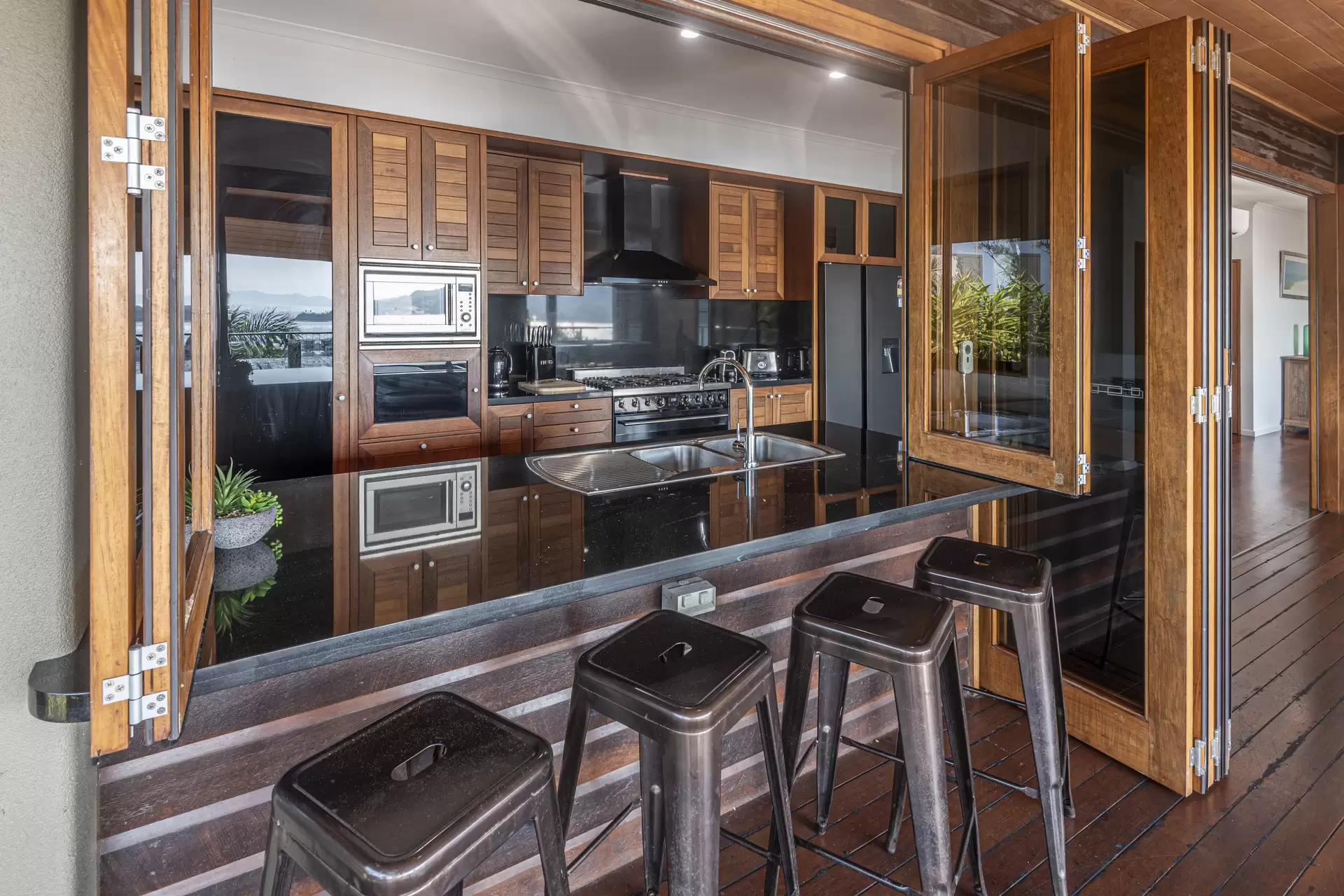 5 Marina Terrace, Hamilton Island Sold by Queensland Sotheby's International Realty - image 1