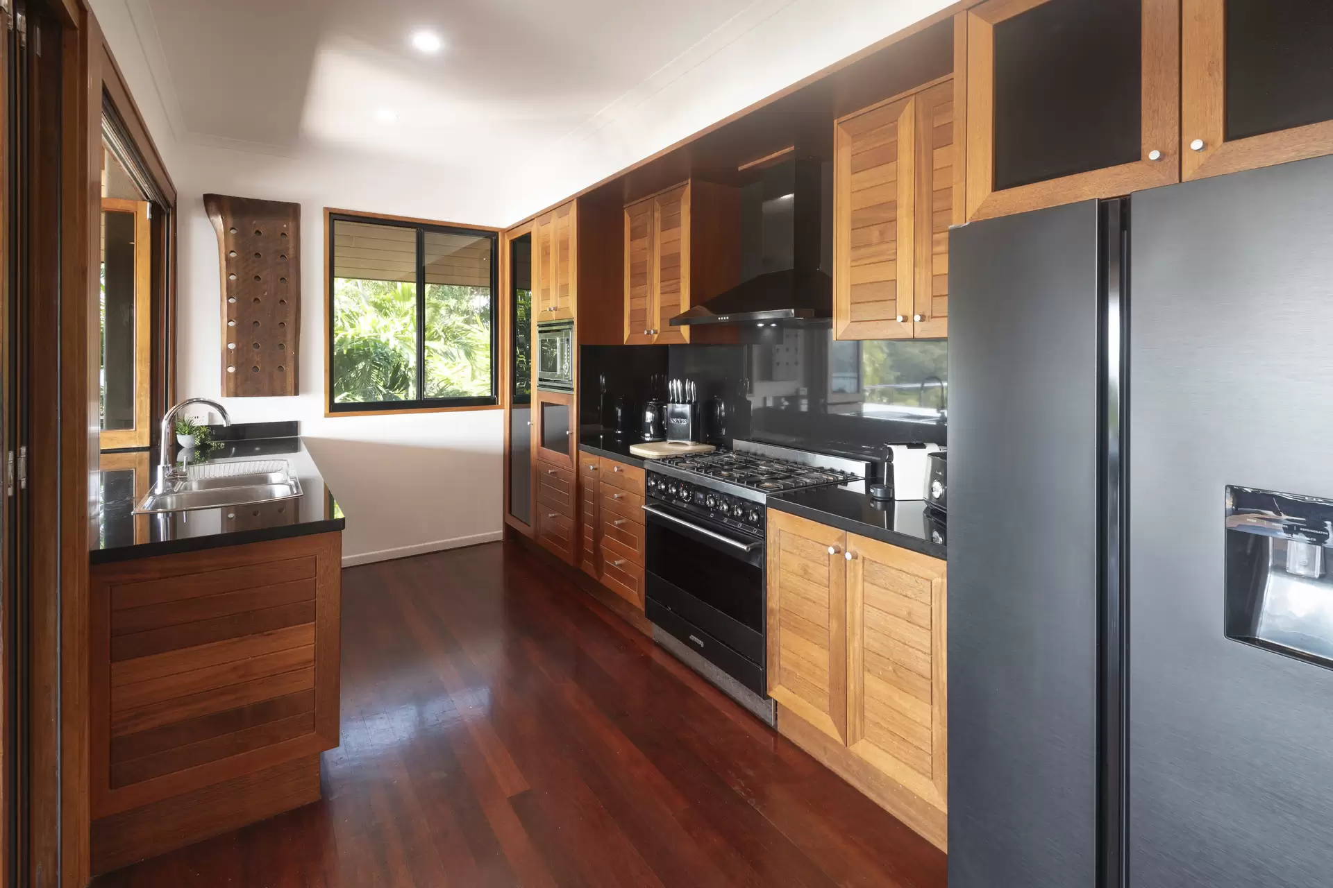 5 Marina Terrace, Hamilton Island Sold by Queensland Sotheby's International Realty - image 1