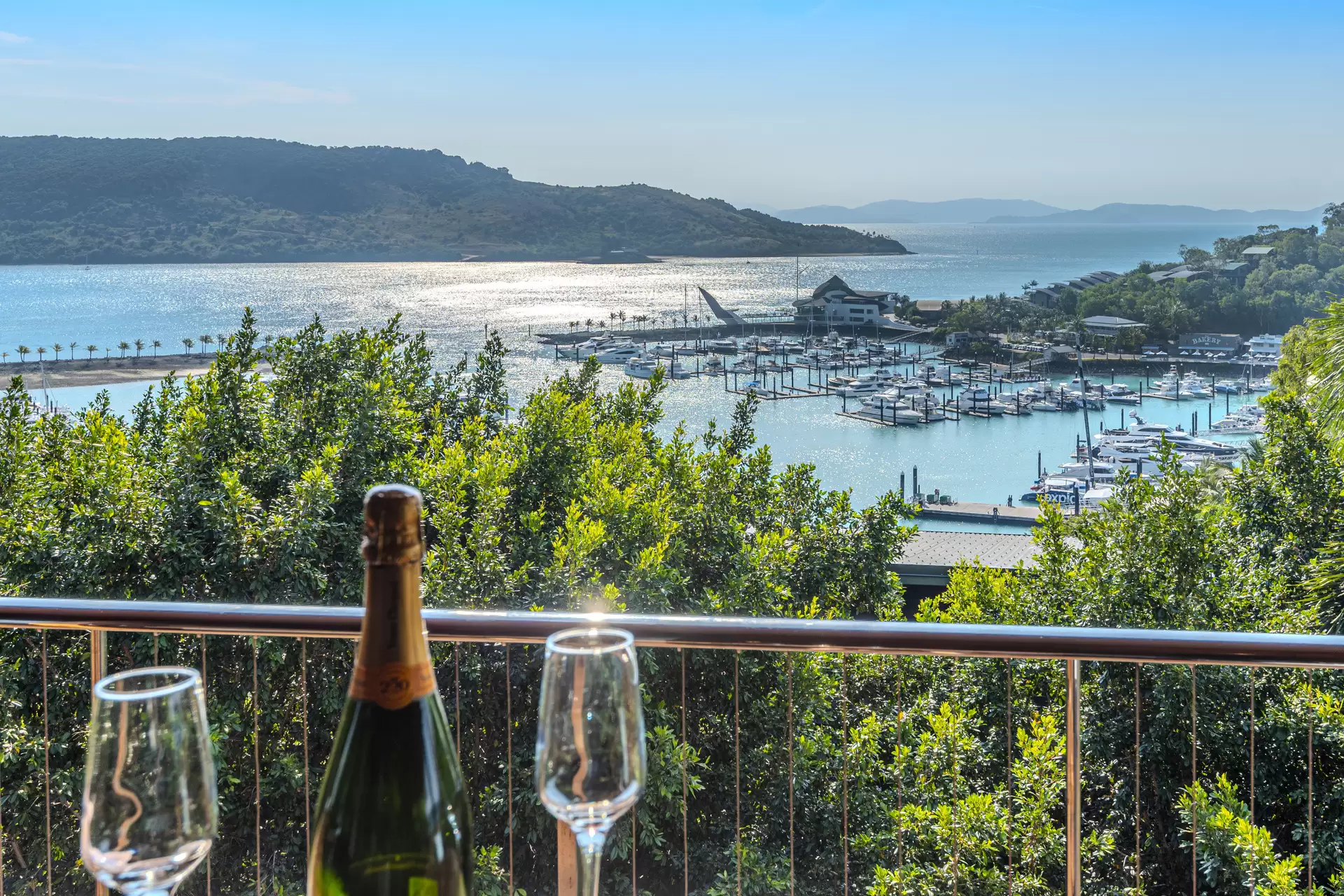 5 Marina Terrace, Hamilton Island Sold by  - image 1