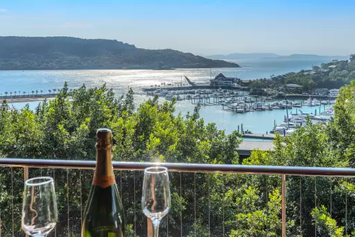 5 Marina Terrace, Hamilton Island Sold by 