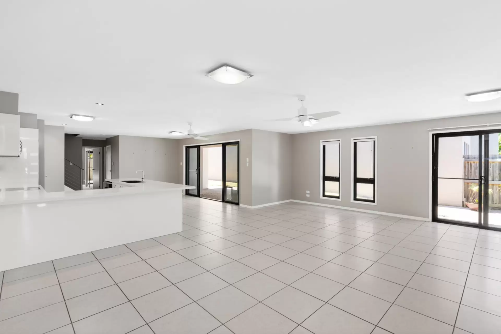 2/10 Hans Boysen Drive, Mudjimba Sold by  - image 1