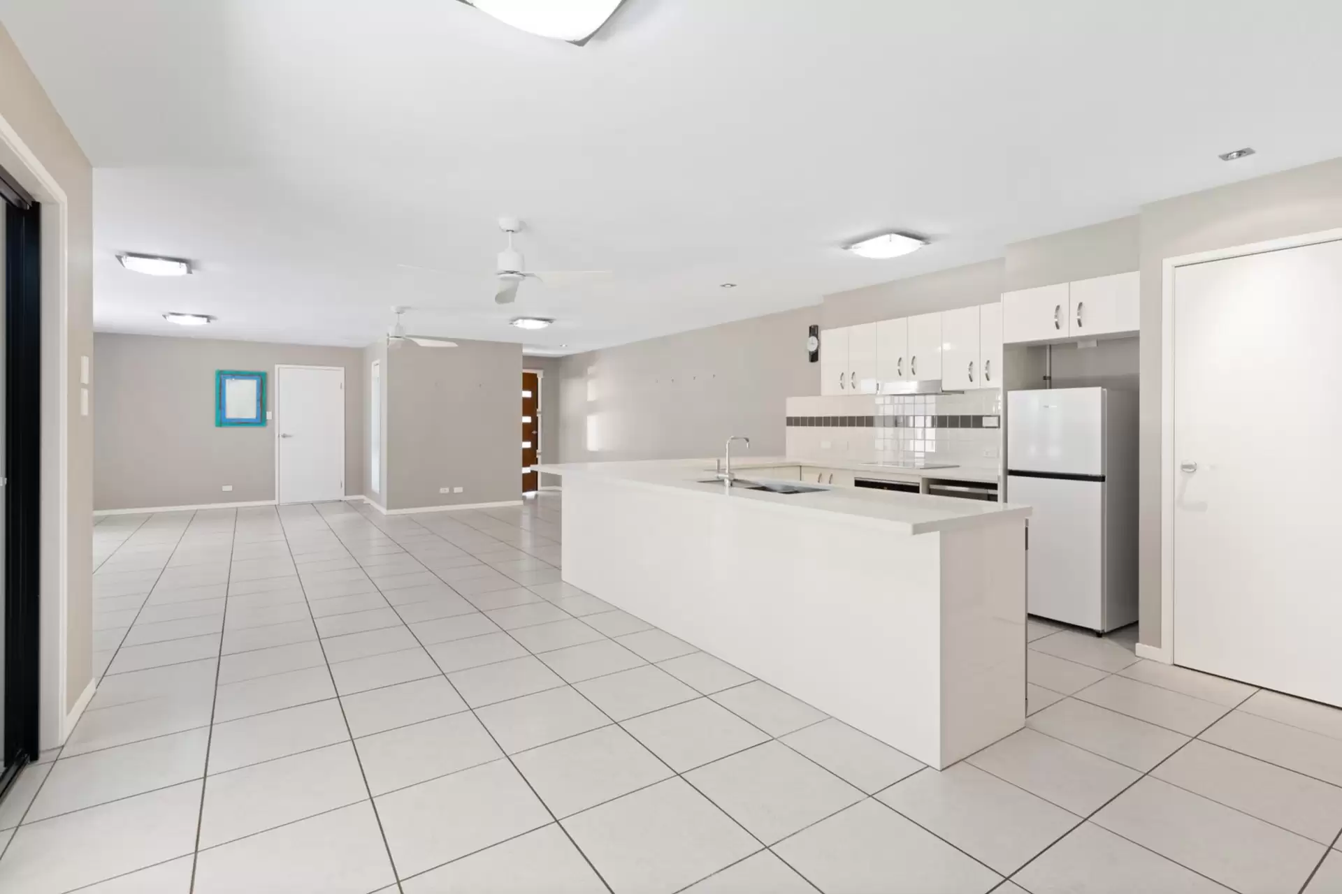 2/10 Hans Boysen Drive, Mudjimba Sold by  - image 1