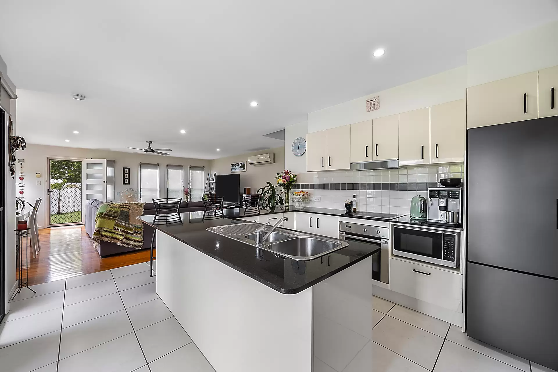 1/7 Hans Boysen Drive, Mudjimba Sold by  - image 1