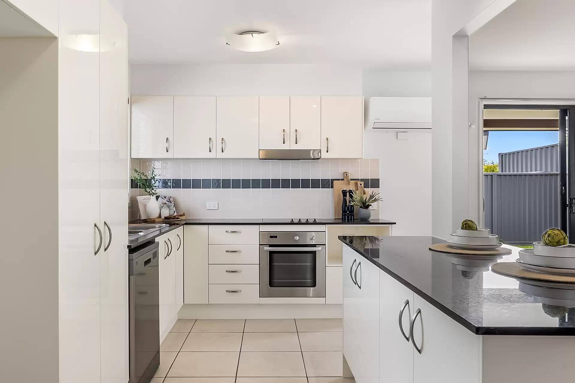 1/12 Catalina Drive, Mudjimba Sold by  - image 1