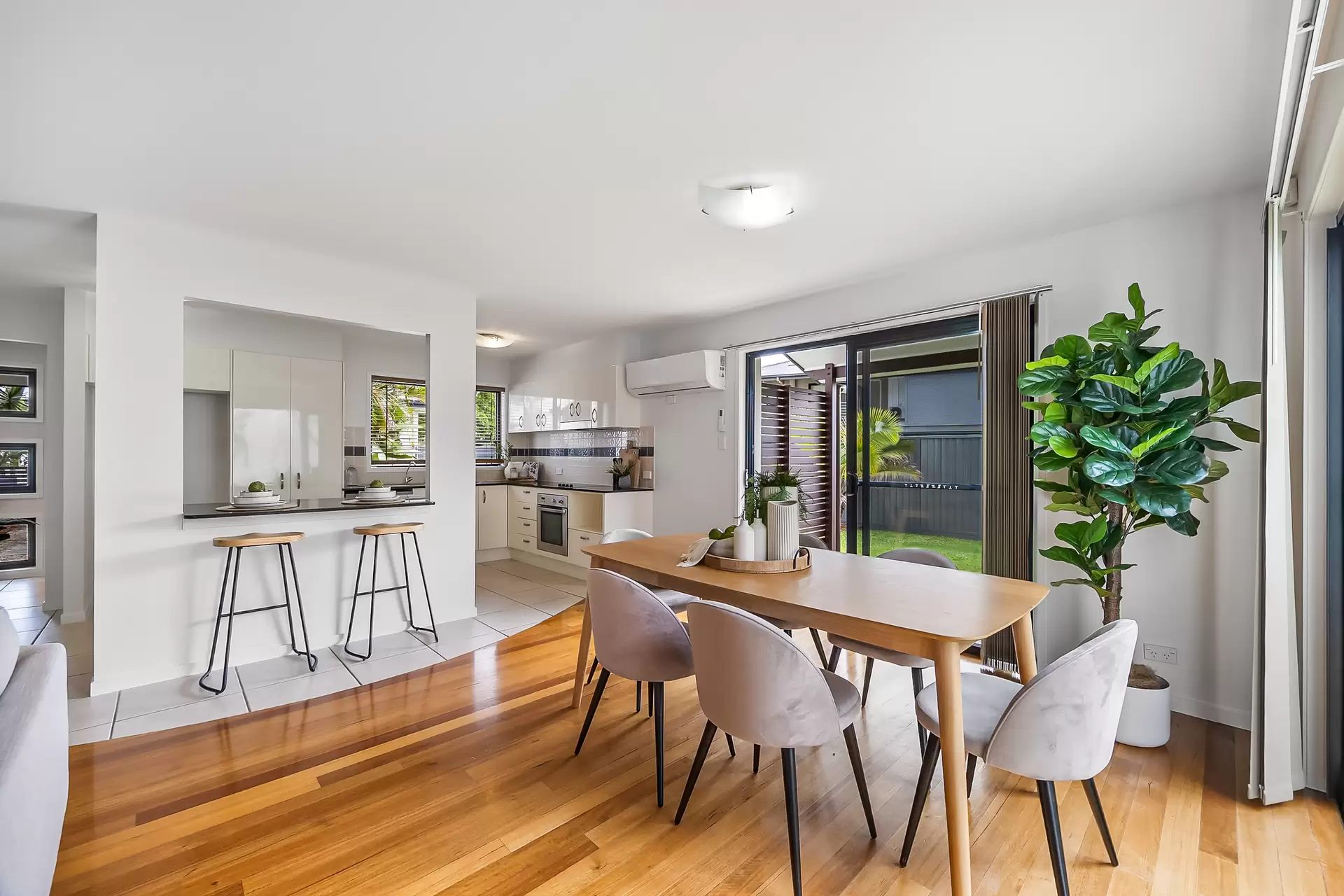 1/12 Catalina Drive, Mudjimba Sold by  - image 1