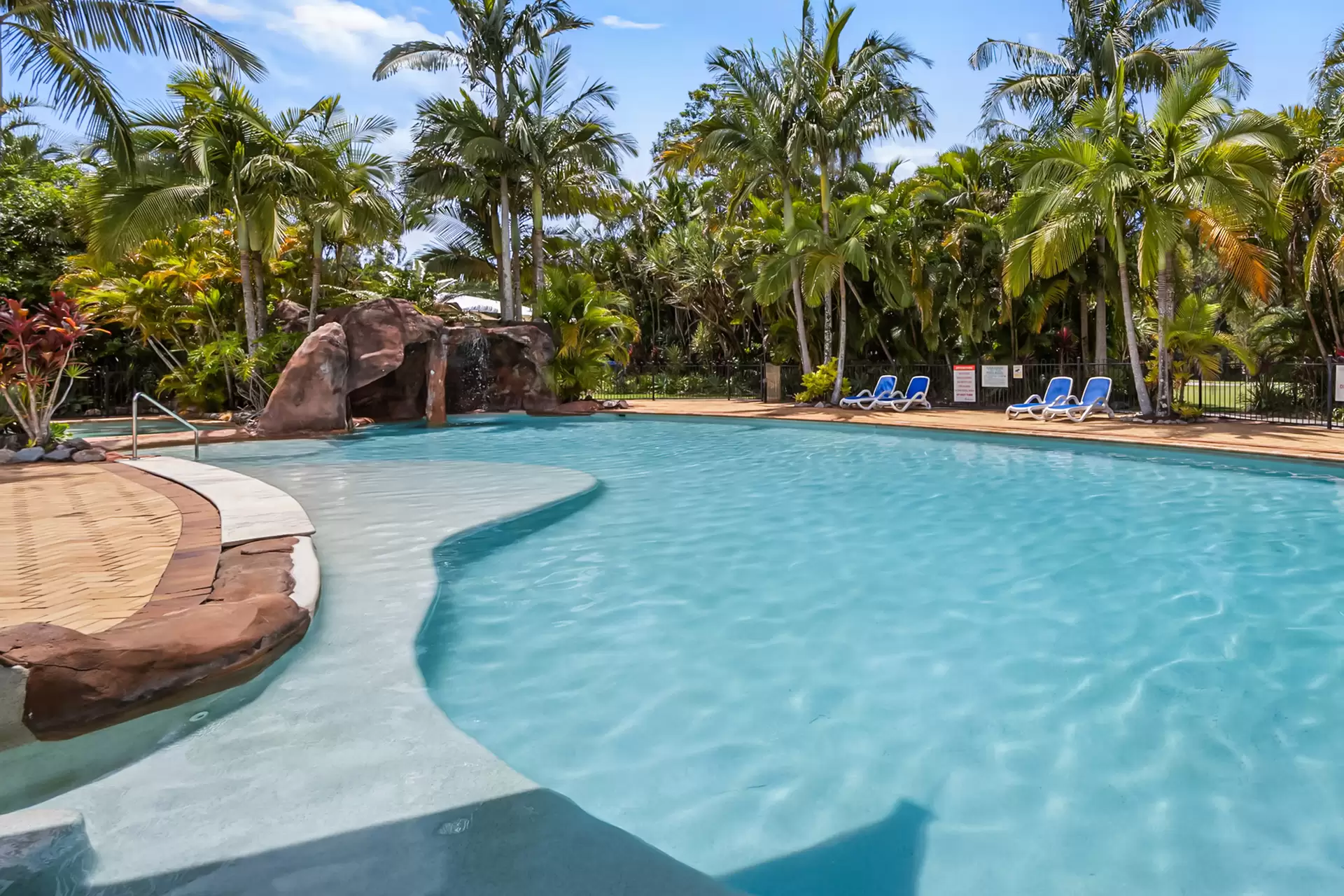 19/151-153 Mudjimba Beach Road, Mudjimba Sold by Queensland Sotheby's International Realty - image 1